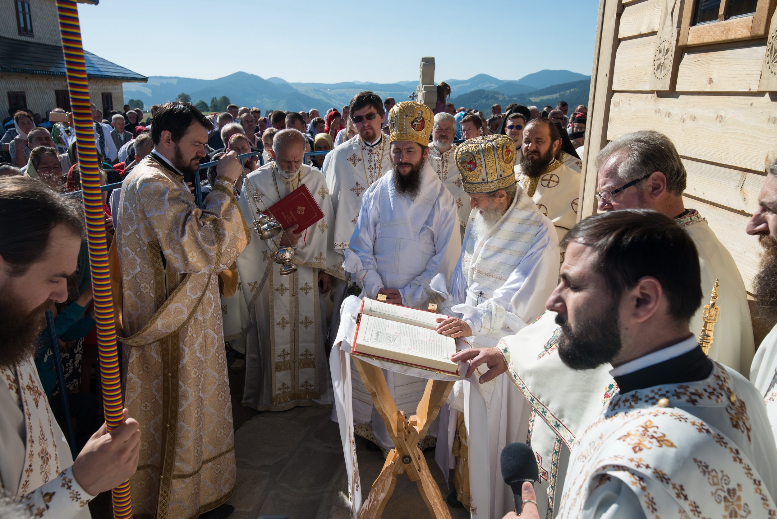 Sfinţirea Schitului „Sfântul Proroc Ilie” - Salaş, oficiată de doi ierarhi