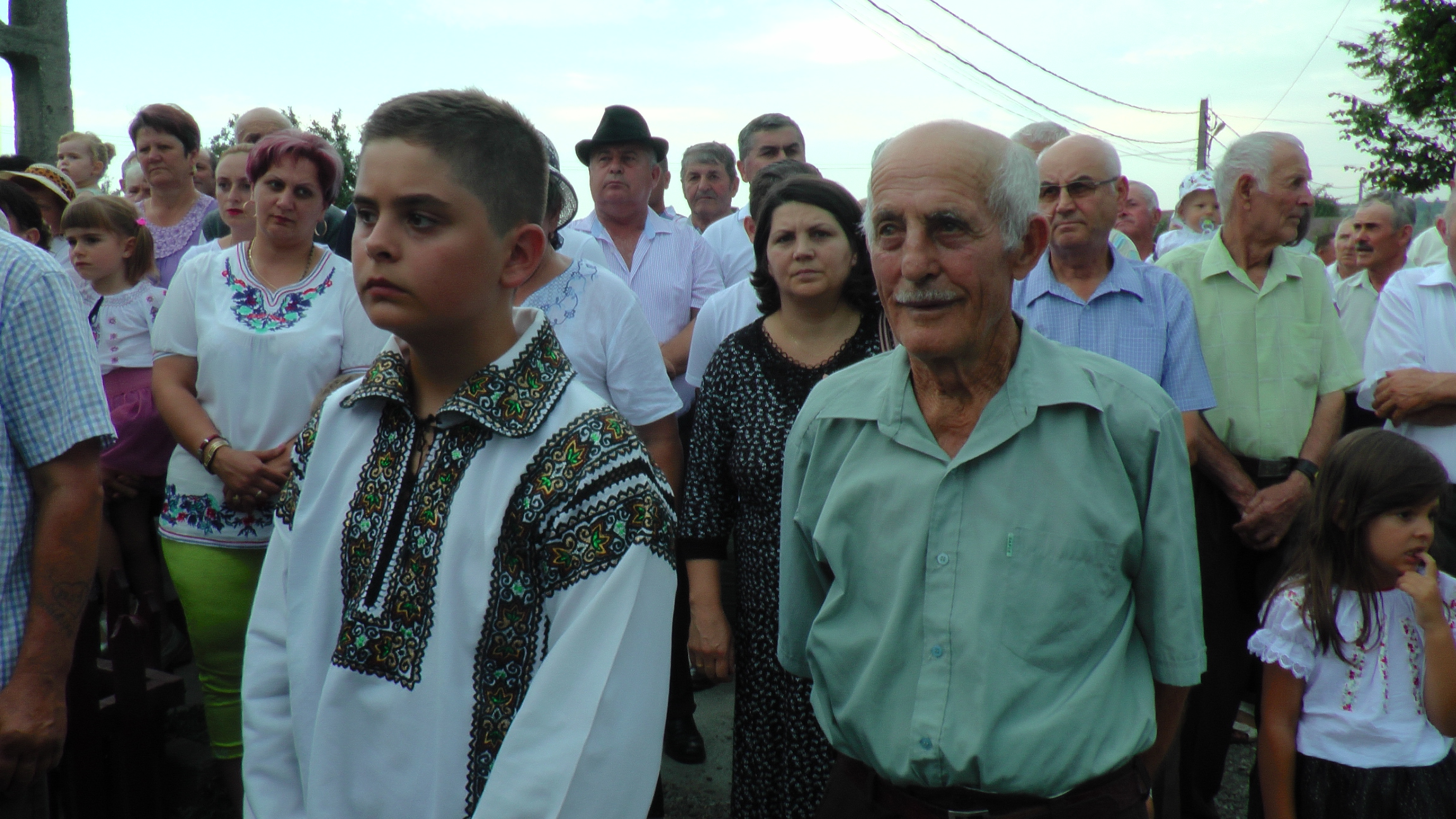 Sfinţire de troiţă în Bogdăneşti