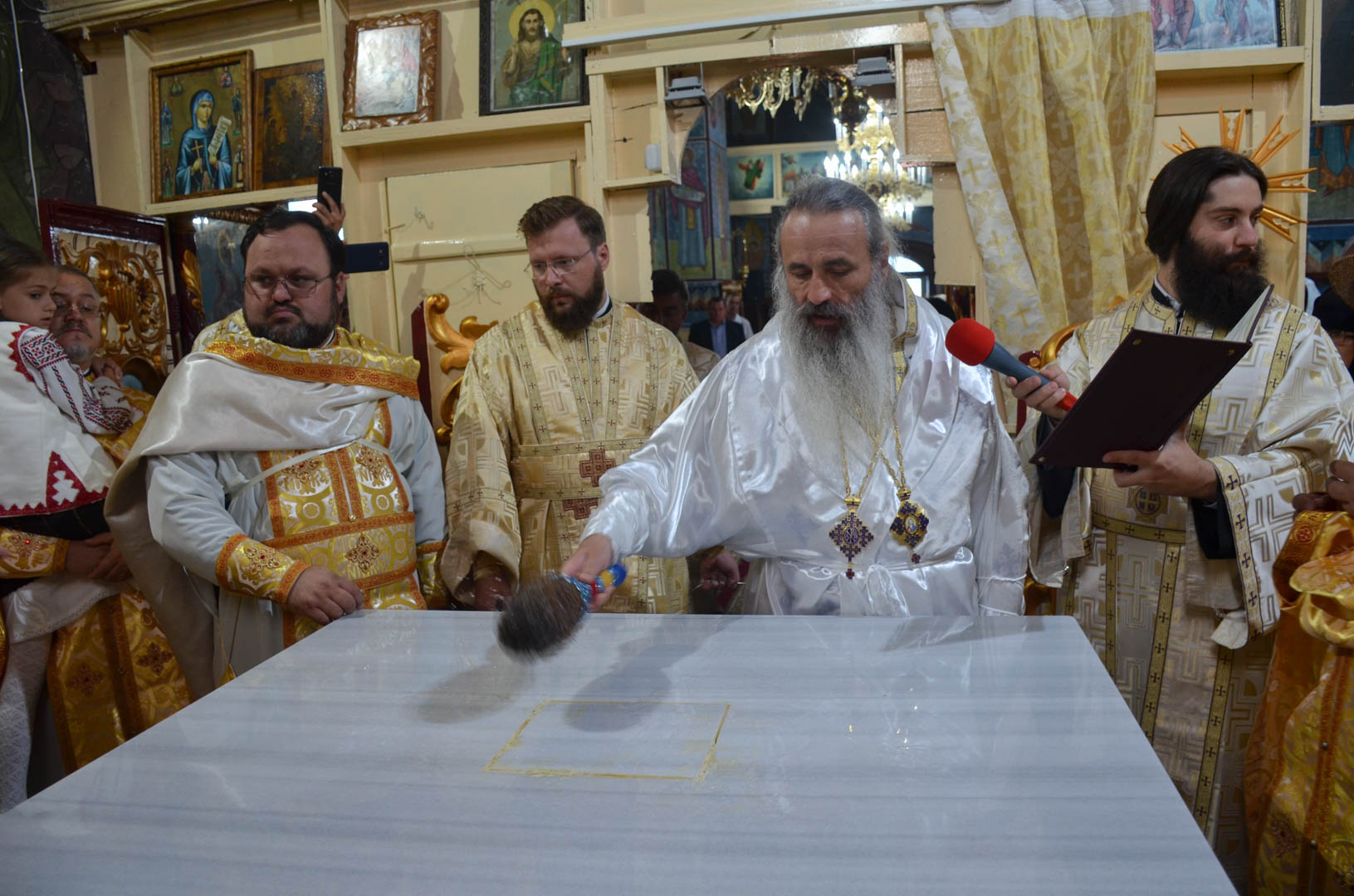 IPS Teofan a resfințit Biserica „Sfântul Mare Mucenic Gheorghe” din Copălău