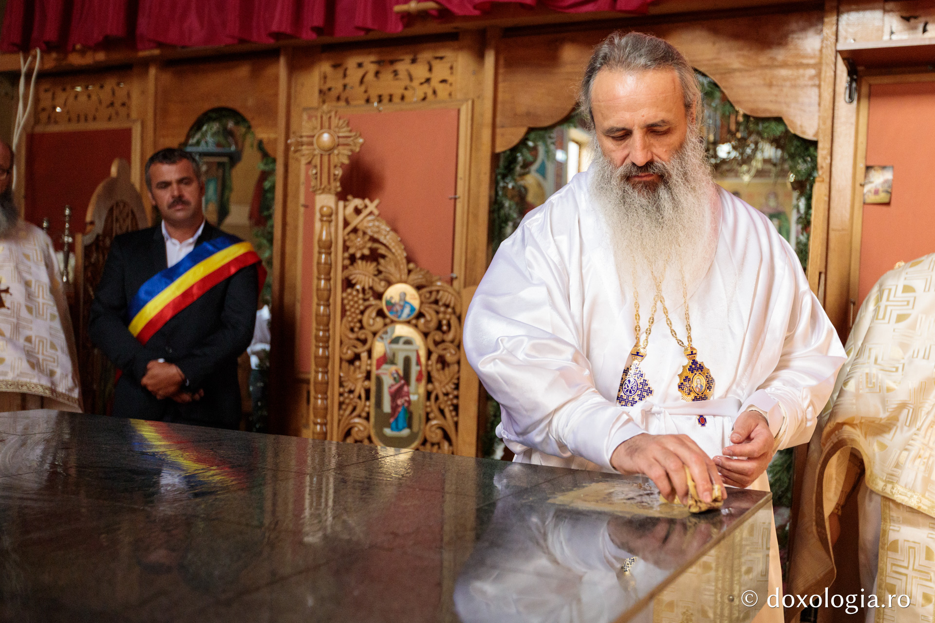 Biserica „Sfânta Treime” din Luncași, jud. Neamț, a fost sfințită