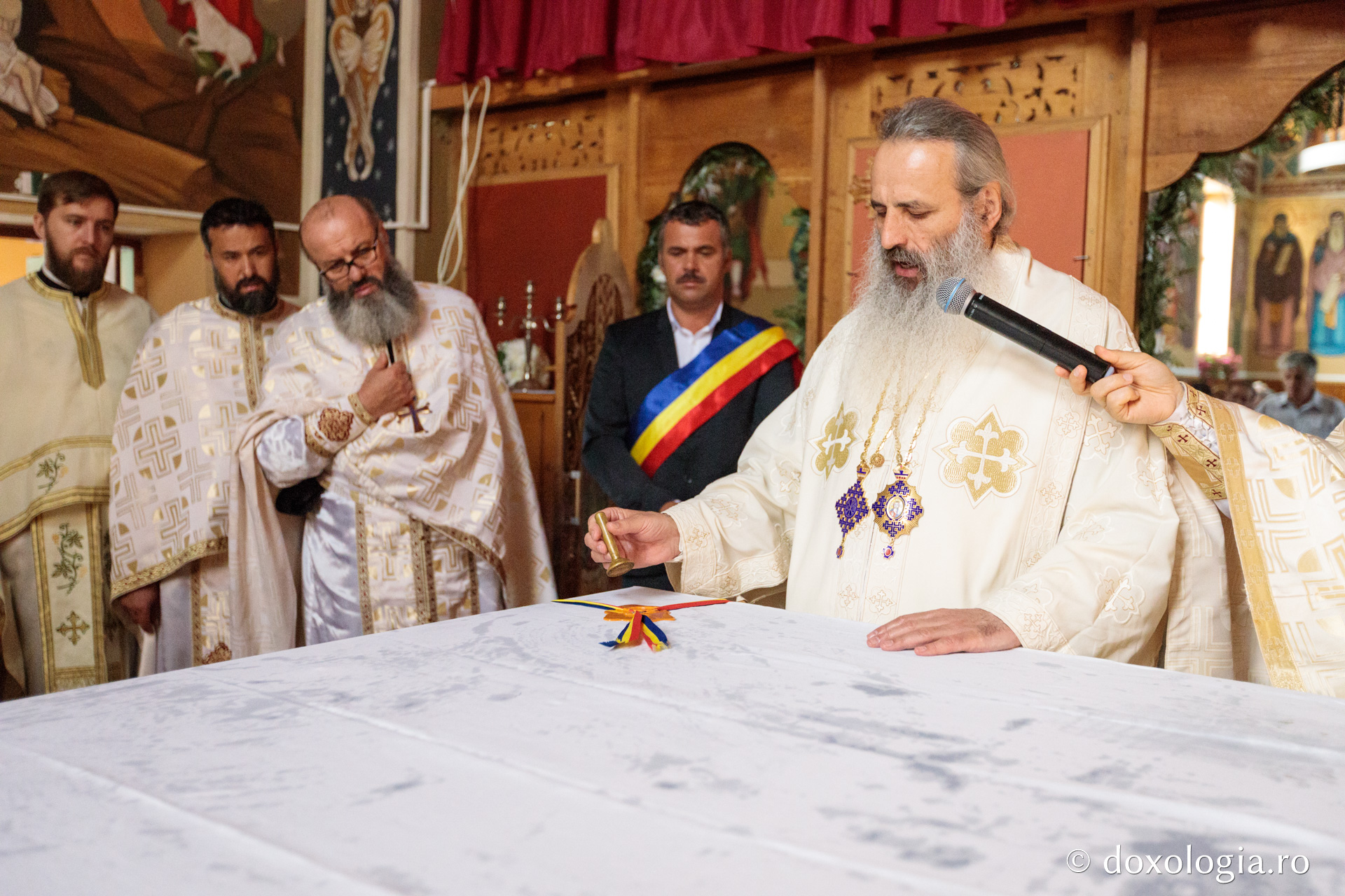 Biserica „Sfânta Treime” din Luncași, jud. Neamț, a fost sfințită