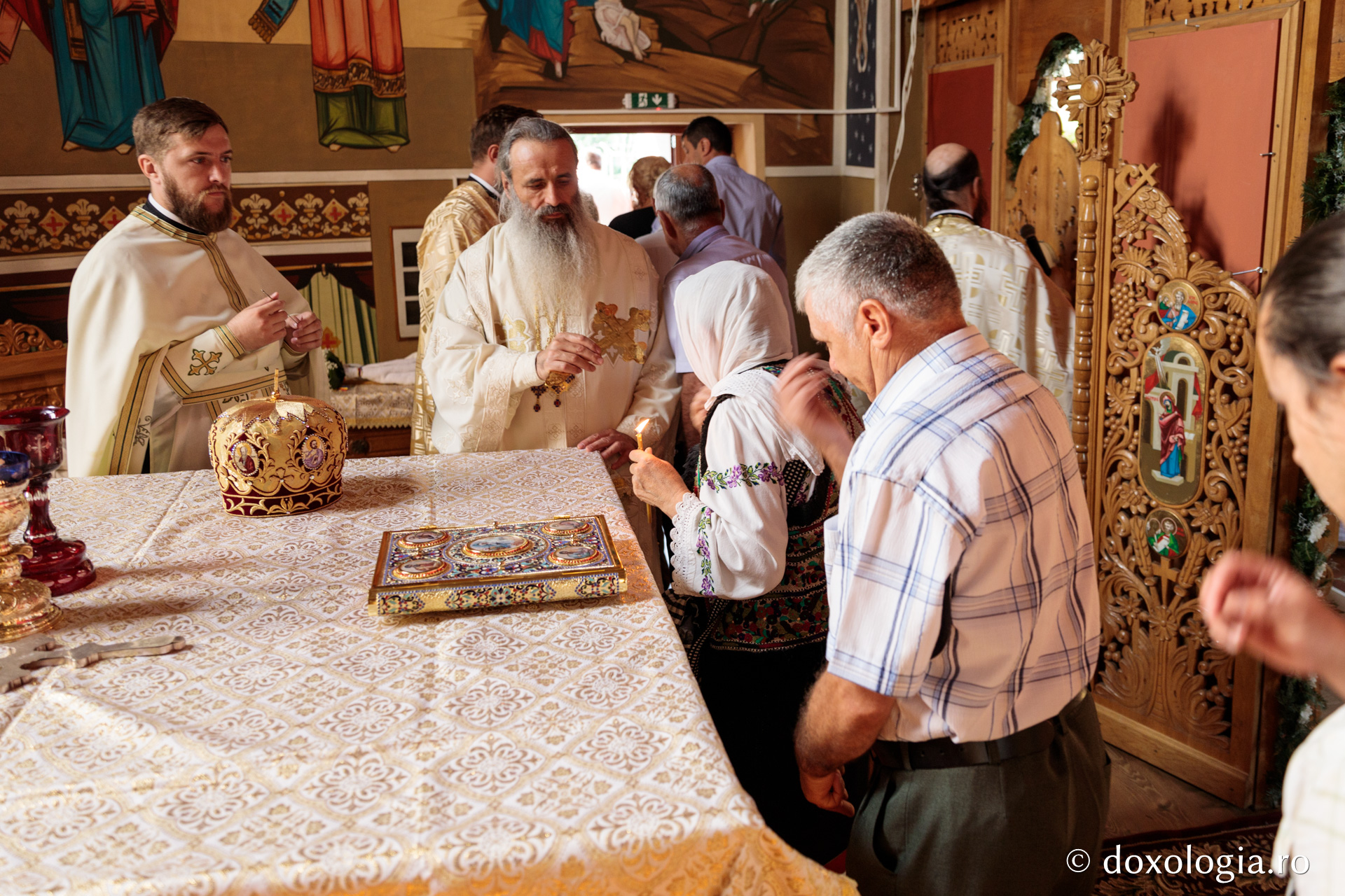 Biserica „Sfânta Treime” din Luncași, jud. Neamț, a fost sfințită