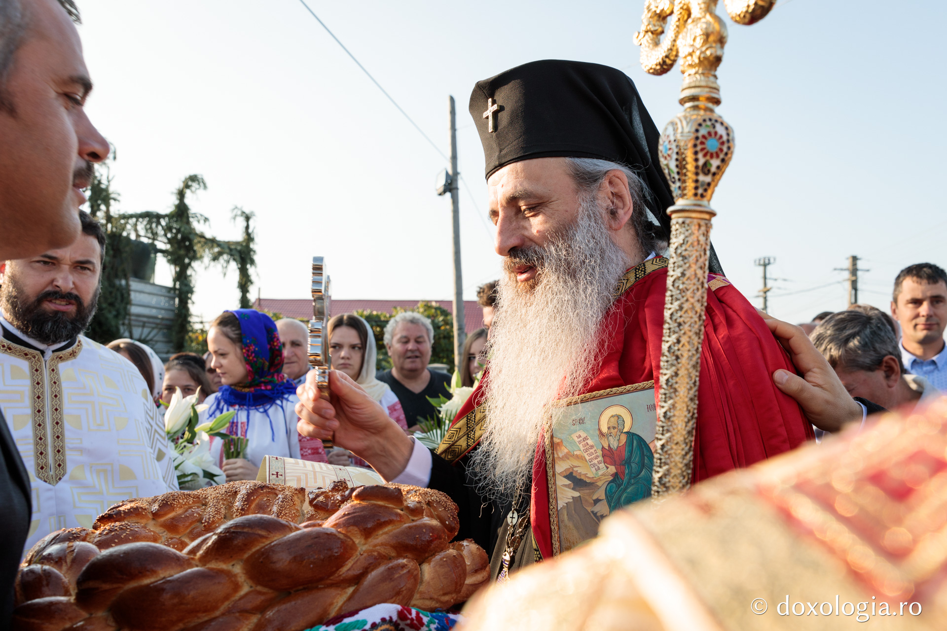 Biserica „Sfânta Treime” din Luncași, jud. Neamț, a fost sfințită