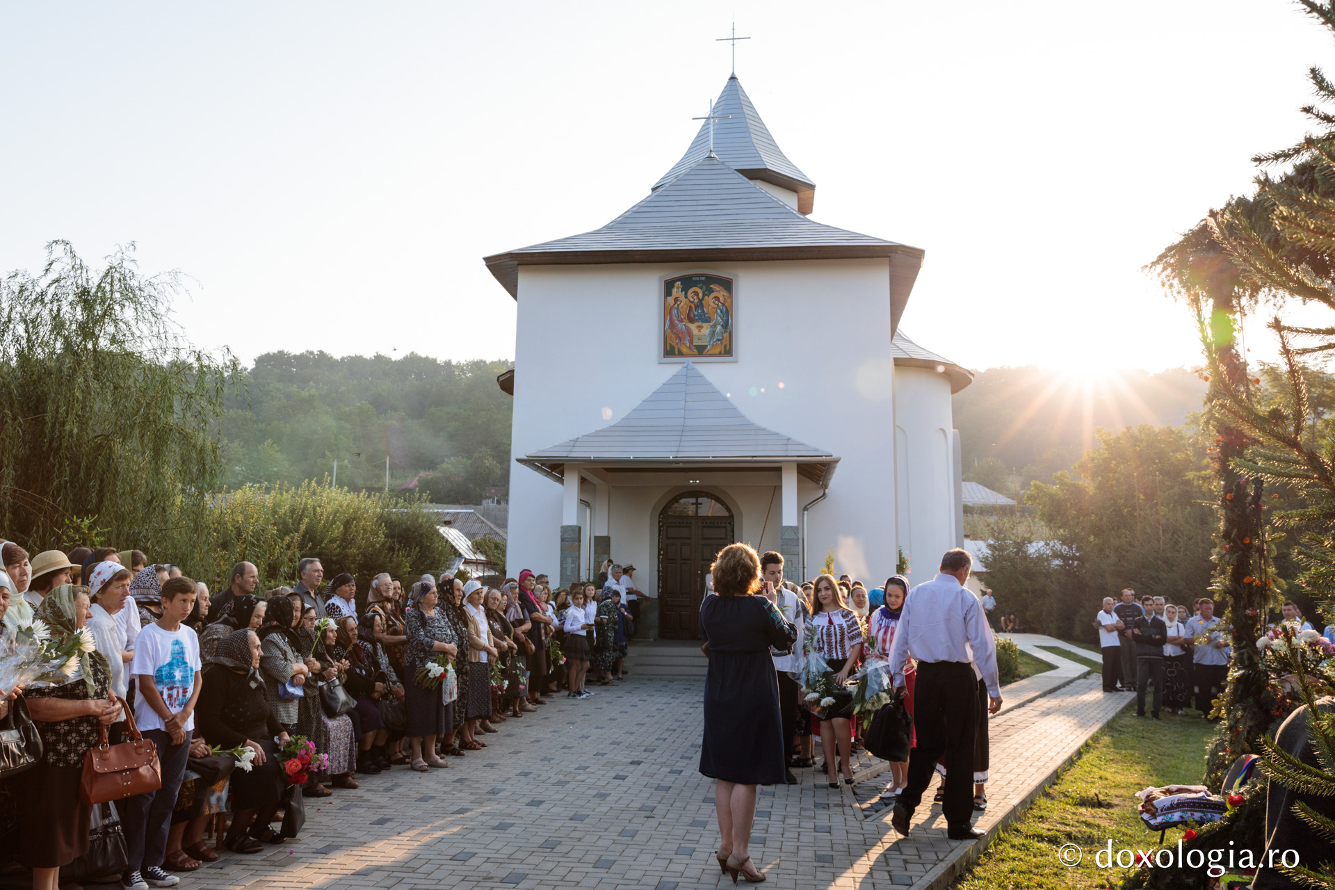 Biserica „Sfânta Treime” din Luncași, jud. Neamț, a fost sfințită