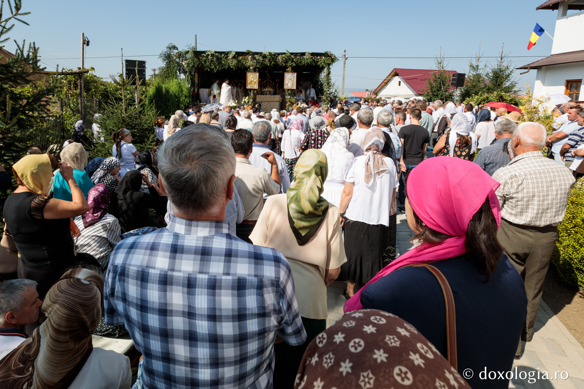 Biserica „Sfânta Treime” din Luncași, jud. Neamț, a fost sfințită