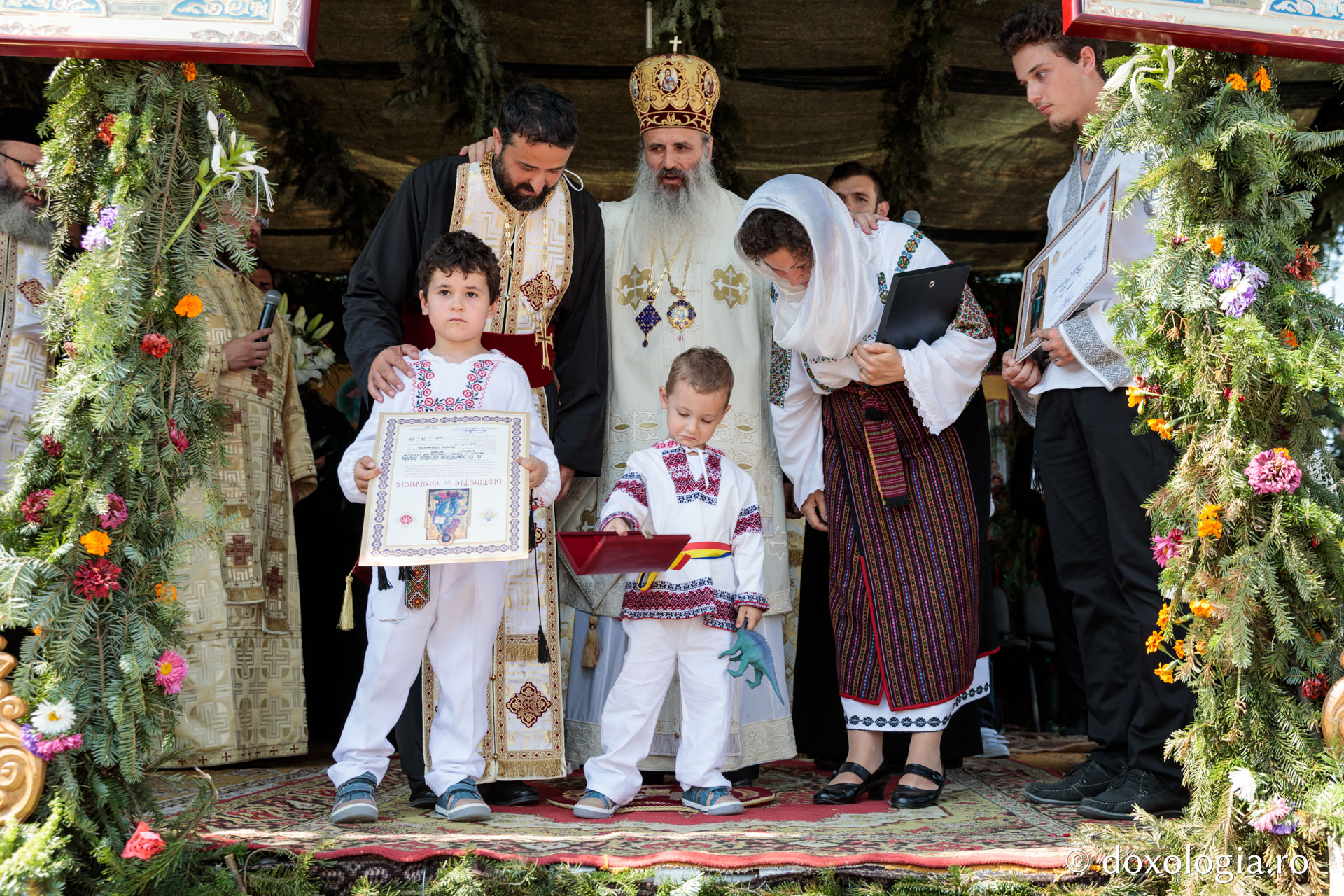 Biserica „Sfânta Treime” din Luncași, jud. Neamț, a fost sfințită