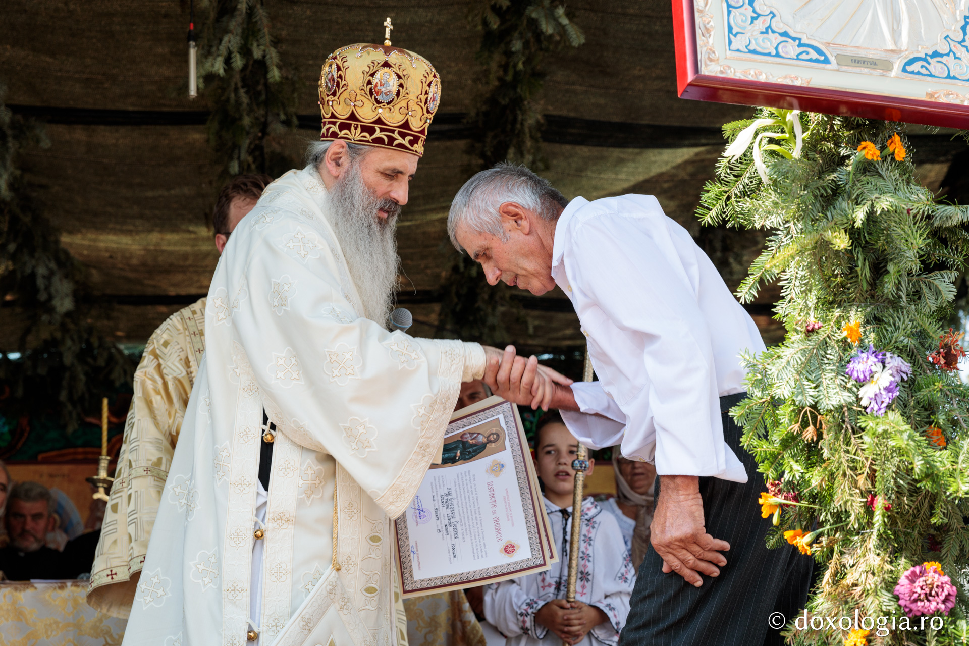 Biserica „Sfânta Treime” din Luncași, jud. Neamț, a fost sfințită