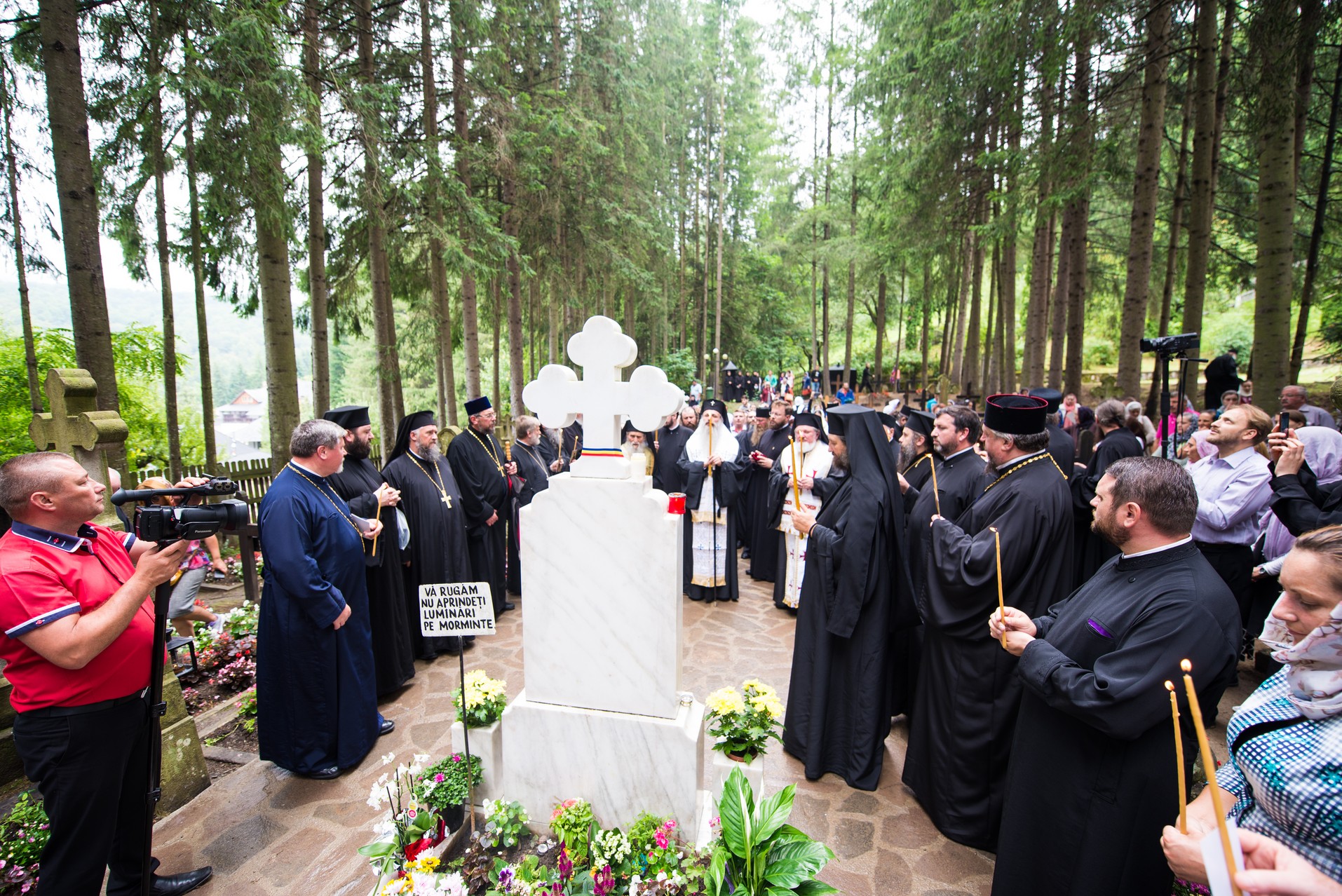 Tripticul sărbătorilor nemţene cinstit prin rugăciuni în Sihăstrie Tripticul sărbătorilor nemţene cinstit prin rugăciuni în Sihăstrie