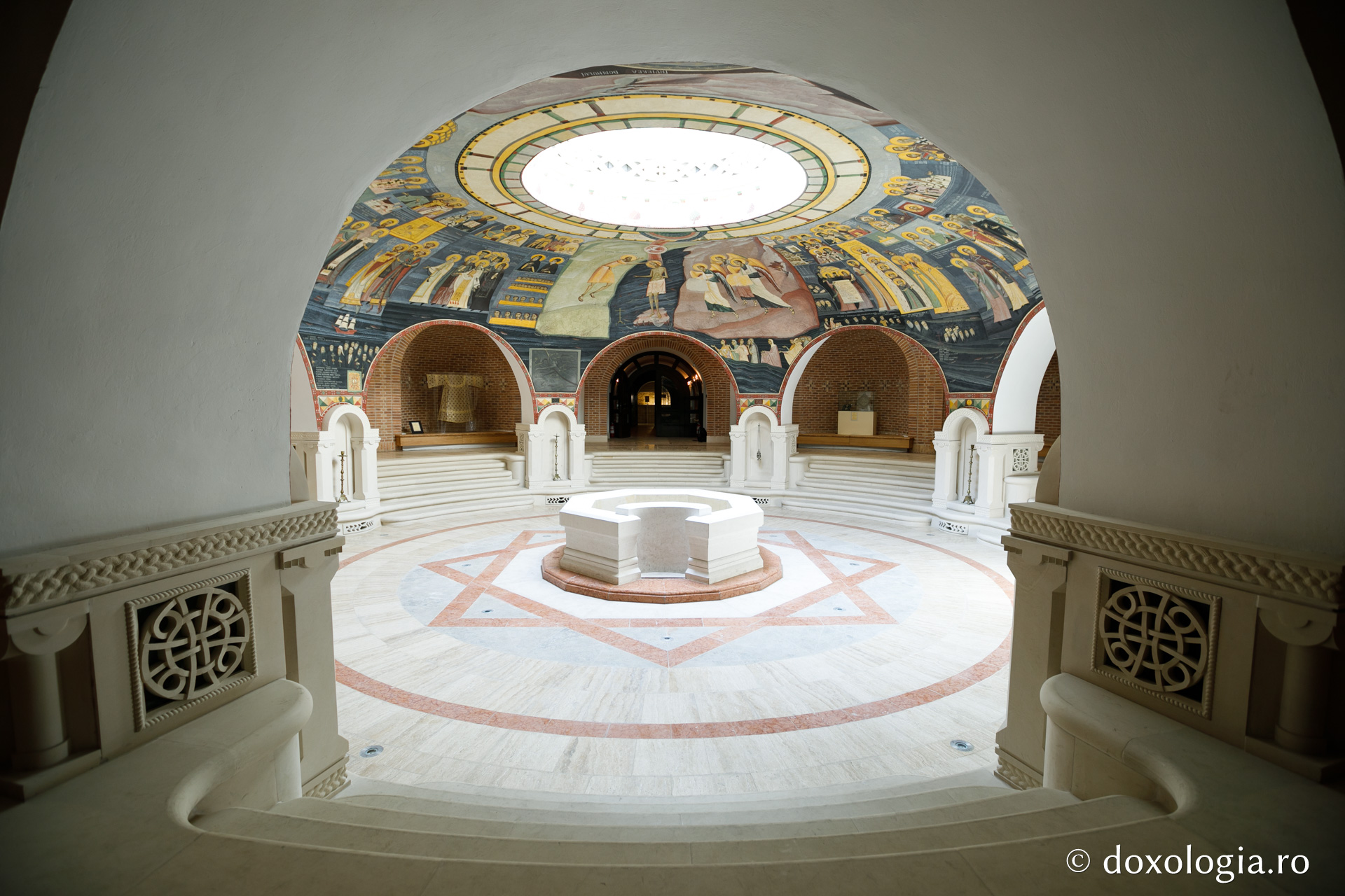 Sala Baptisteriu din cadrul Muzeului Mitropolitan Iași (galerie FOTO)