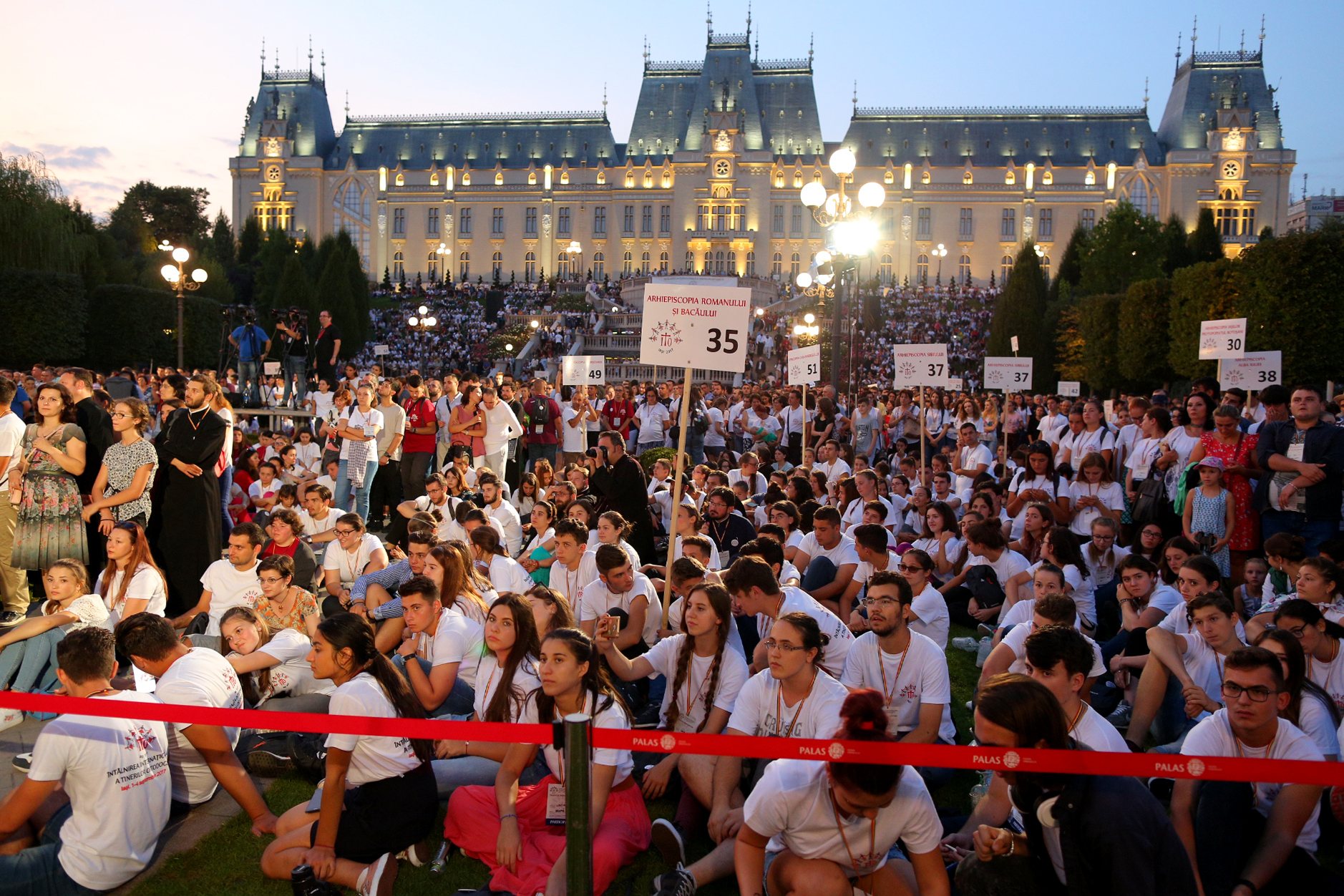 N-am venit să cerem, am venit să dăm…