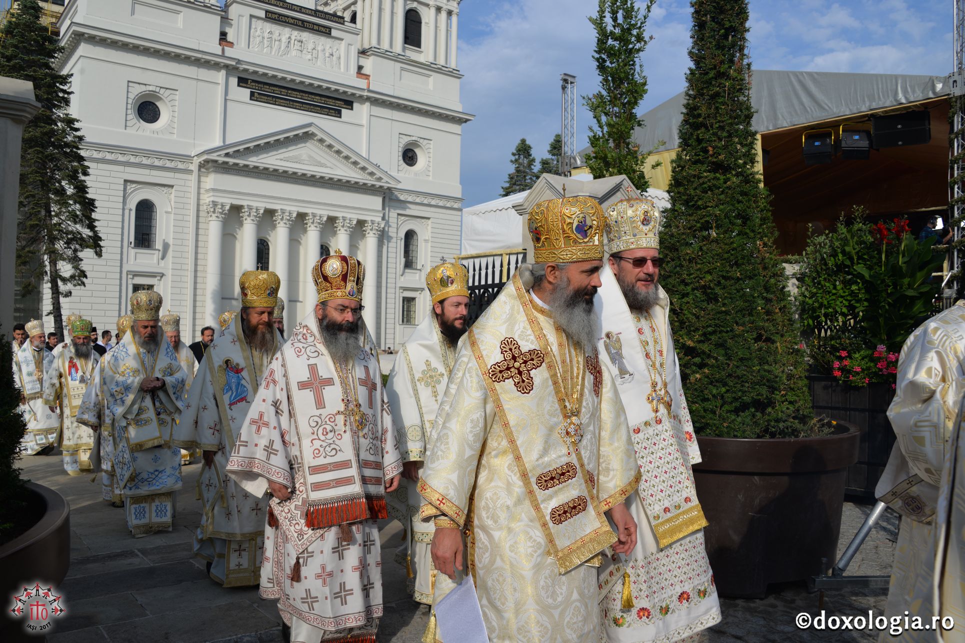 15 ierarhi și peste 6.000 de tineri, la slujba Sfintei Liturghii solemne din cadrul ITO 2017