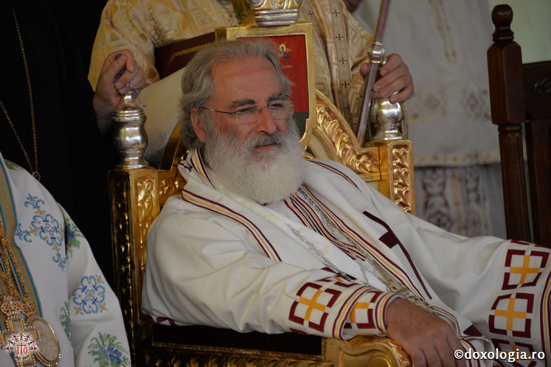 15 ierarhi și peste 6.000 de tineri, la slujba Sfintei Liturghii solemne din cadrul ITO 2017