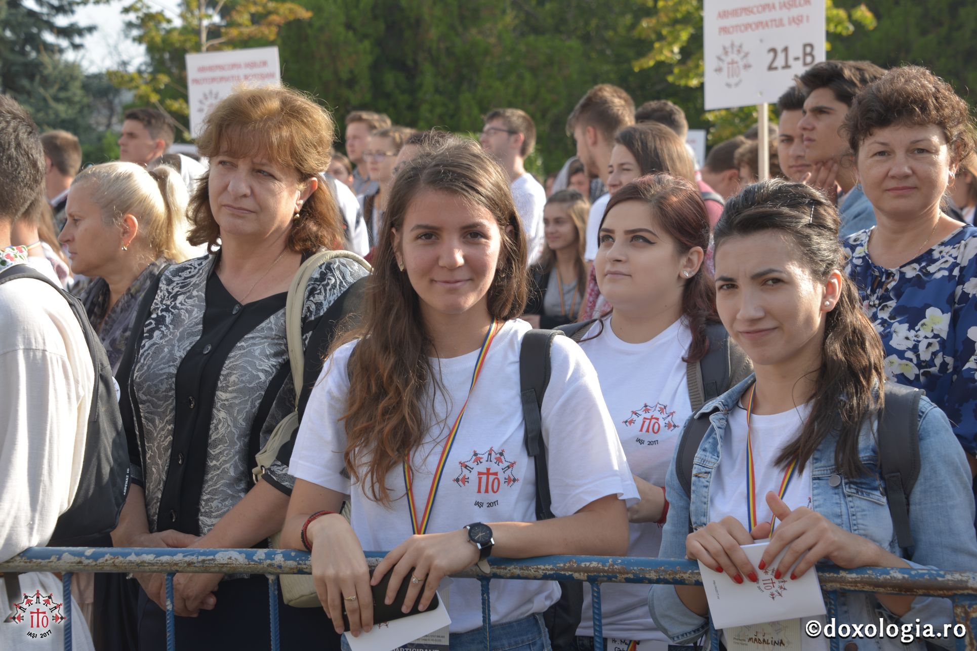 15 ierarhi și peste 6.000 de tineri, la slujba Sfintei Liturghii solemne din cadrul ITO 2017