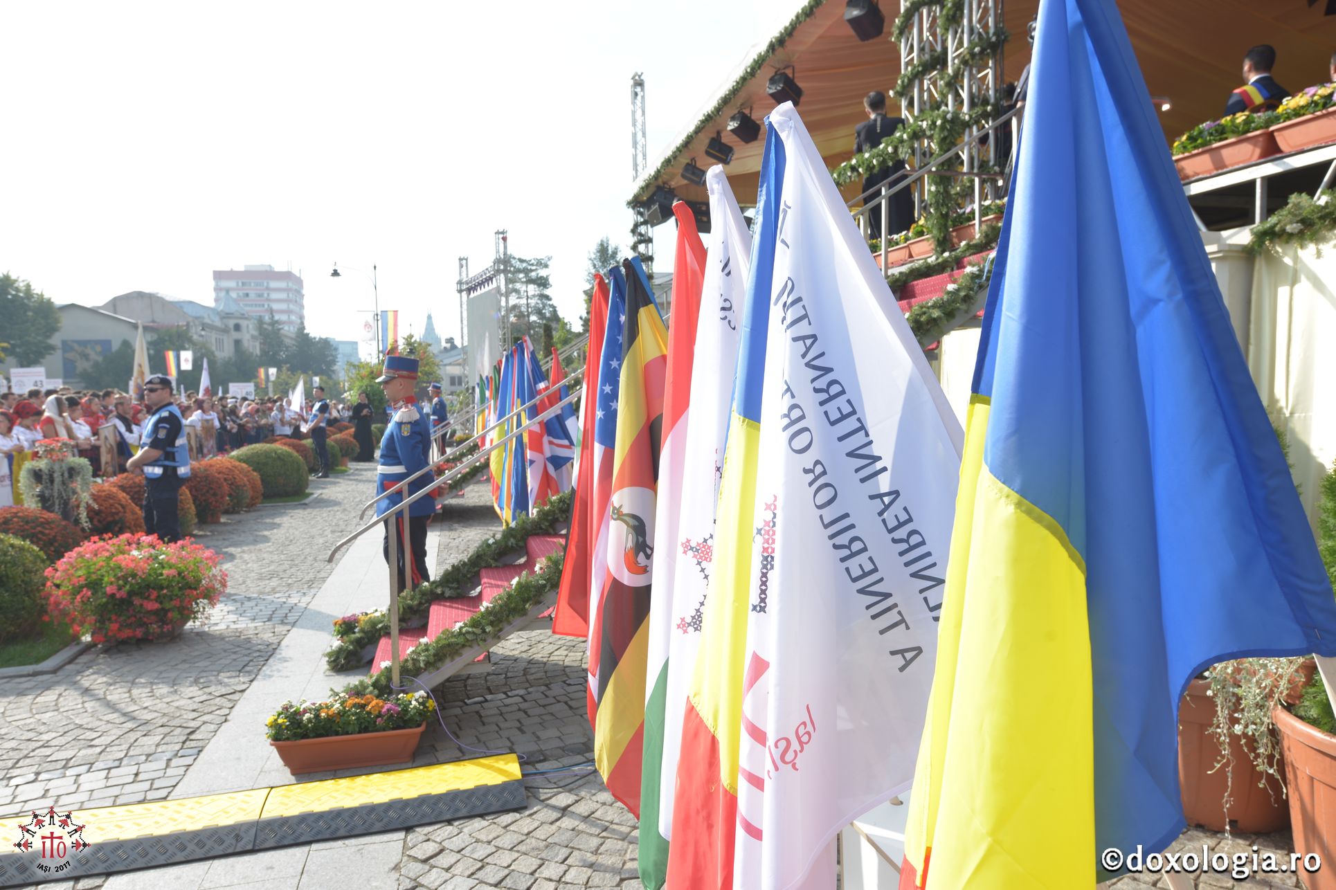 15 ierarhi și peste 6.000 de tineri, la slujba Sfintei Liturghii solemne din cadrul ITO 2017