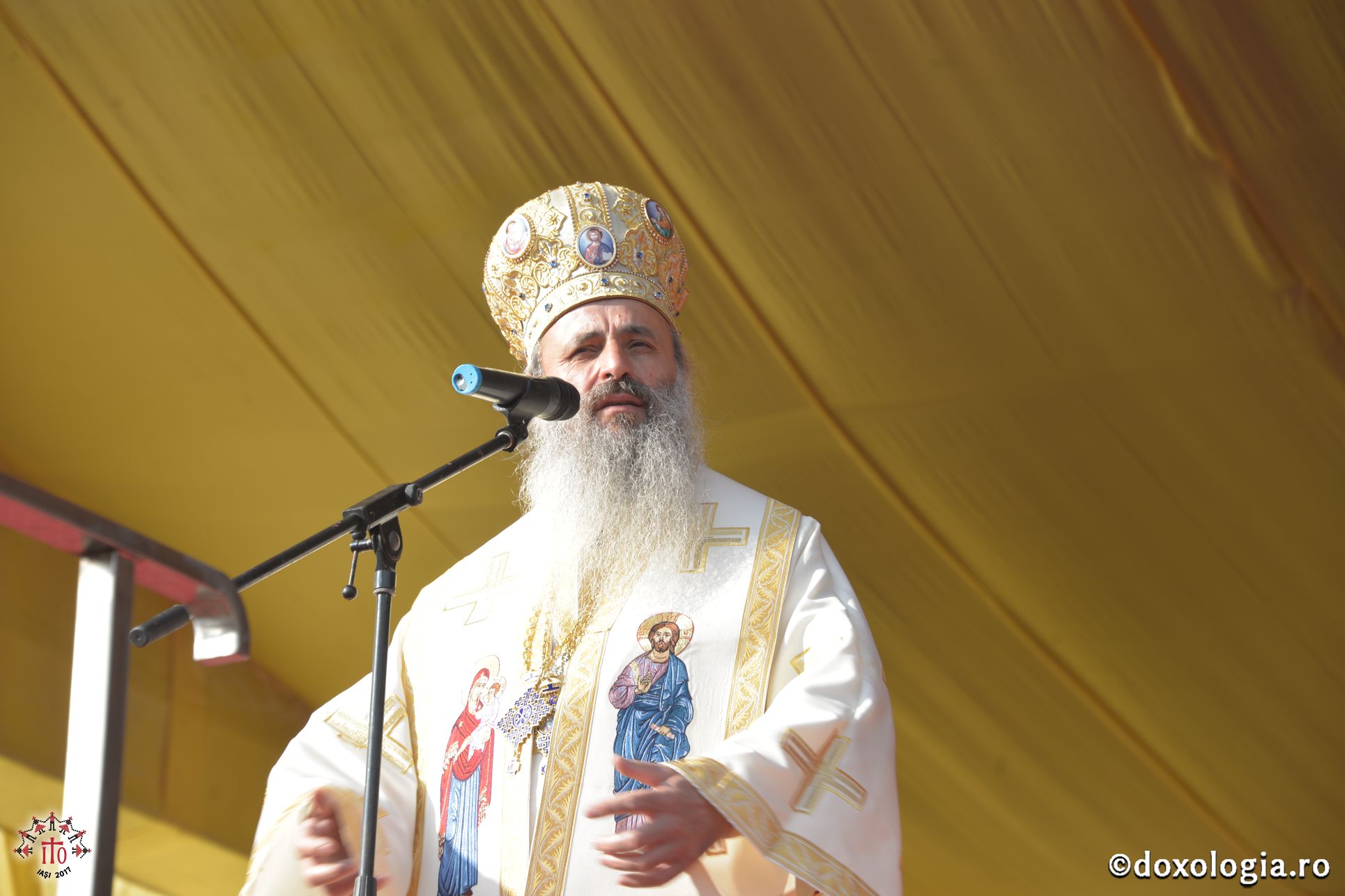 15 ierarhi și peste 6.000 de tineri, la slujba Sfintei Liturghii solemne din cadrul ITO 2017