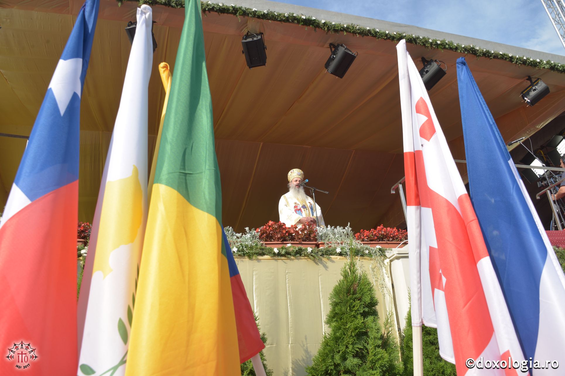 15 ierarhi și peste 6.000 de tineri, la slujba Sfintei Liturghii solemne din cadrul ITO 2017