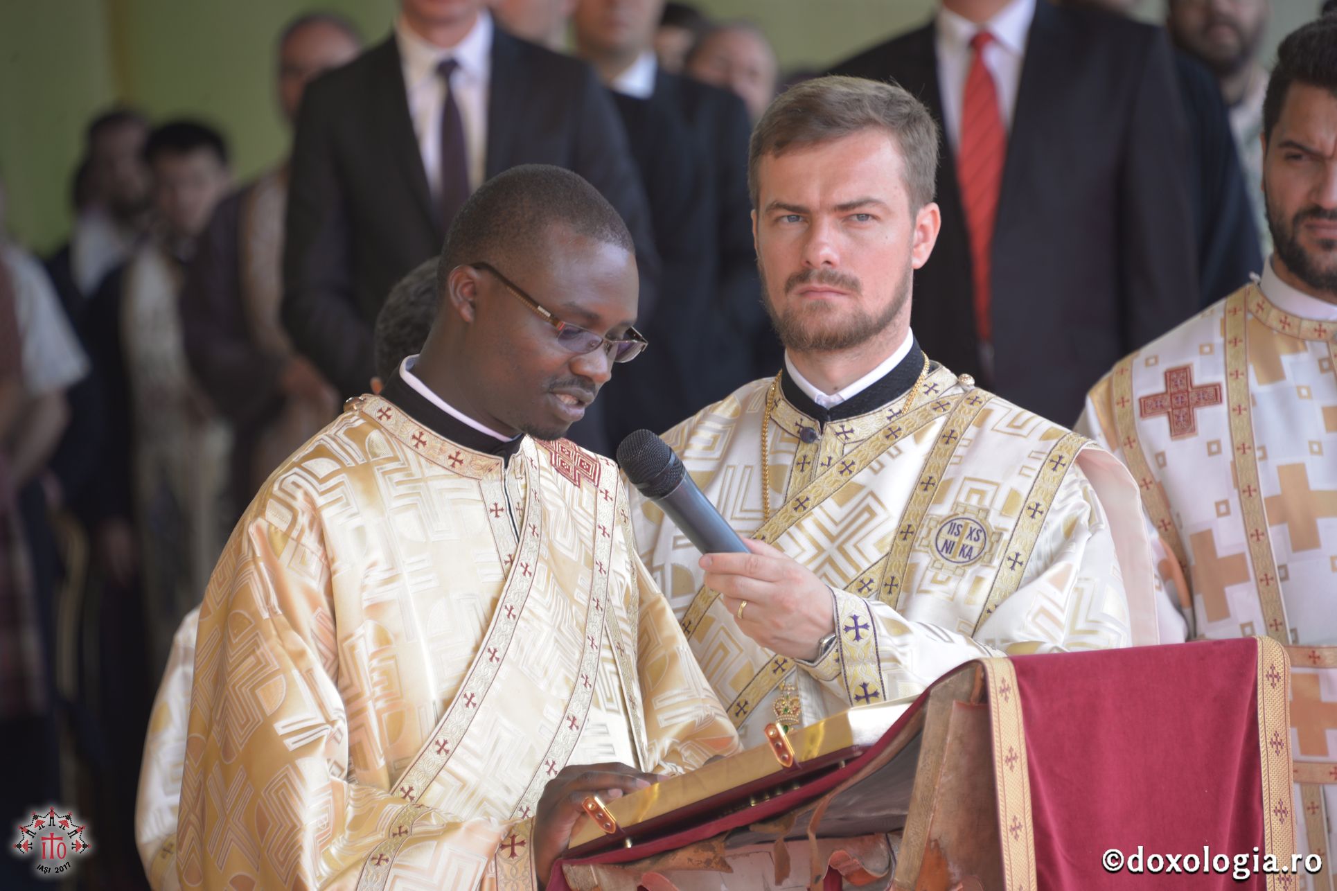 15 ierarhi și peste 6.000 de tineri, la slujba Sfintei Liturghii solemne din cadrul ITO 2017