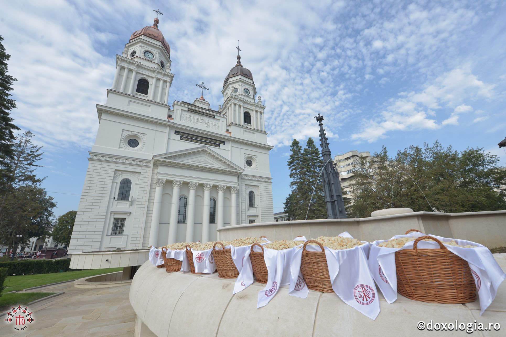 15 ierarhi și peste 6.000 de tineri, la slujba Sfintei Liturghii solemne din cadrul ITO 2017