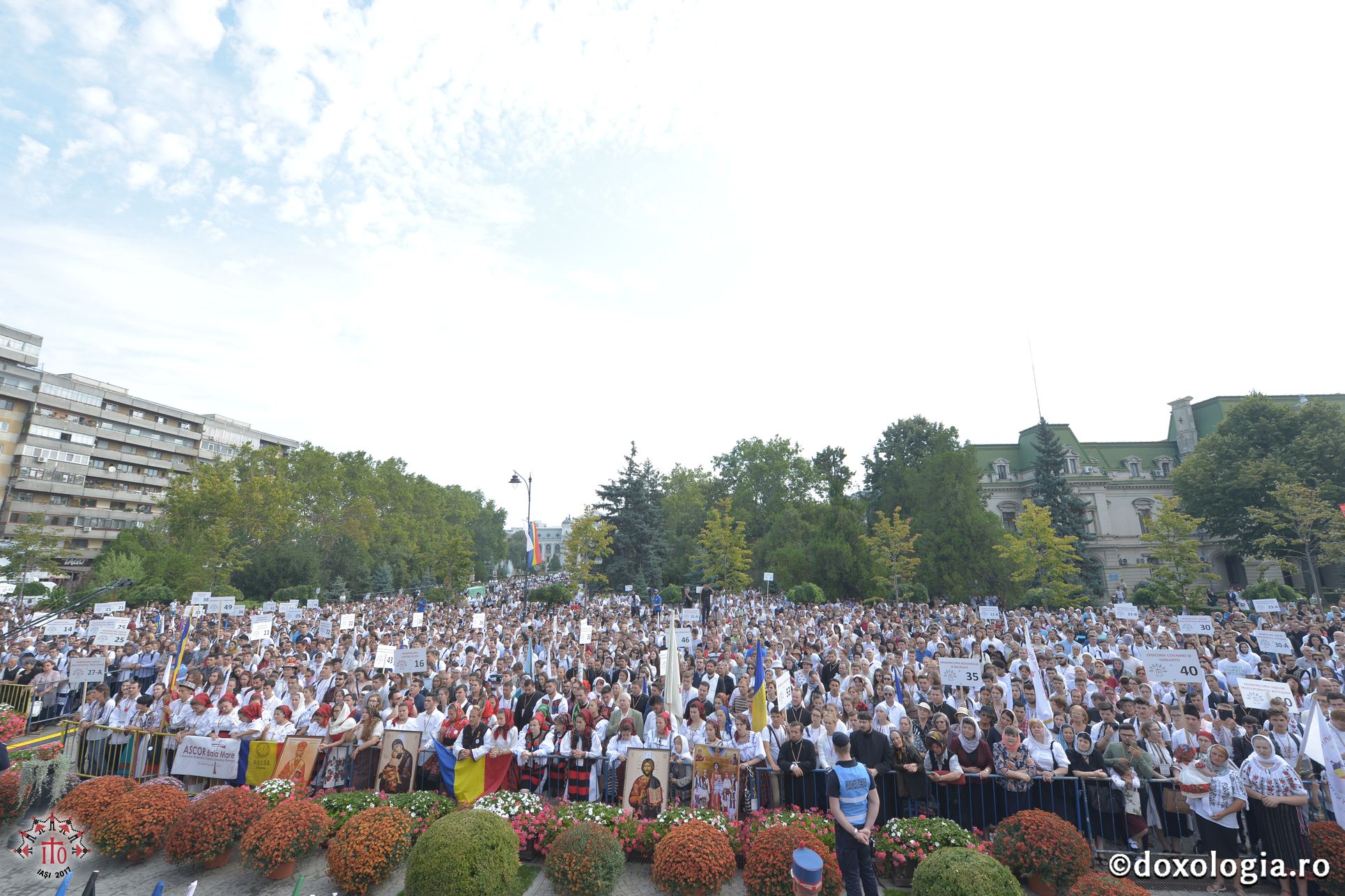 15 ierarhi și peste 6.000 de tineri, la slujba Sfintei Liturghii solemne din cadrul ITO 2017