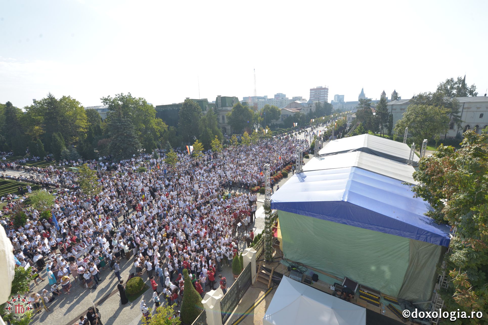 15 ierarhi și peste 6.000 de tineri, la slujba Sfintei Liturghii solemne din cadrul ITO 2017