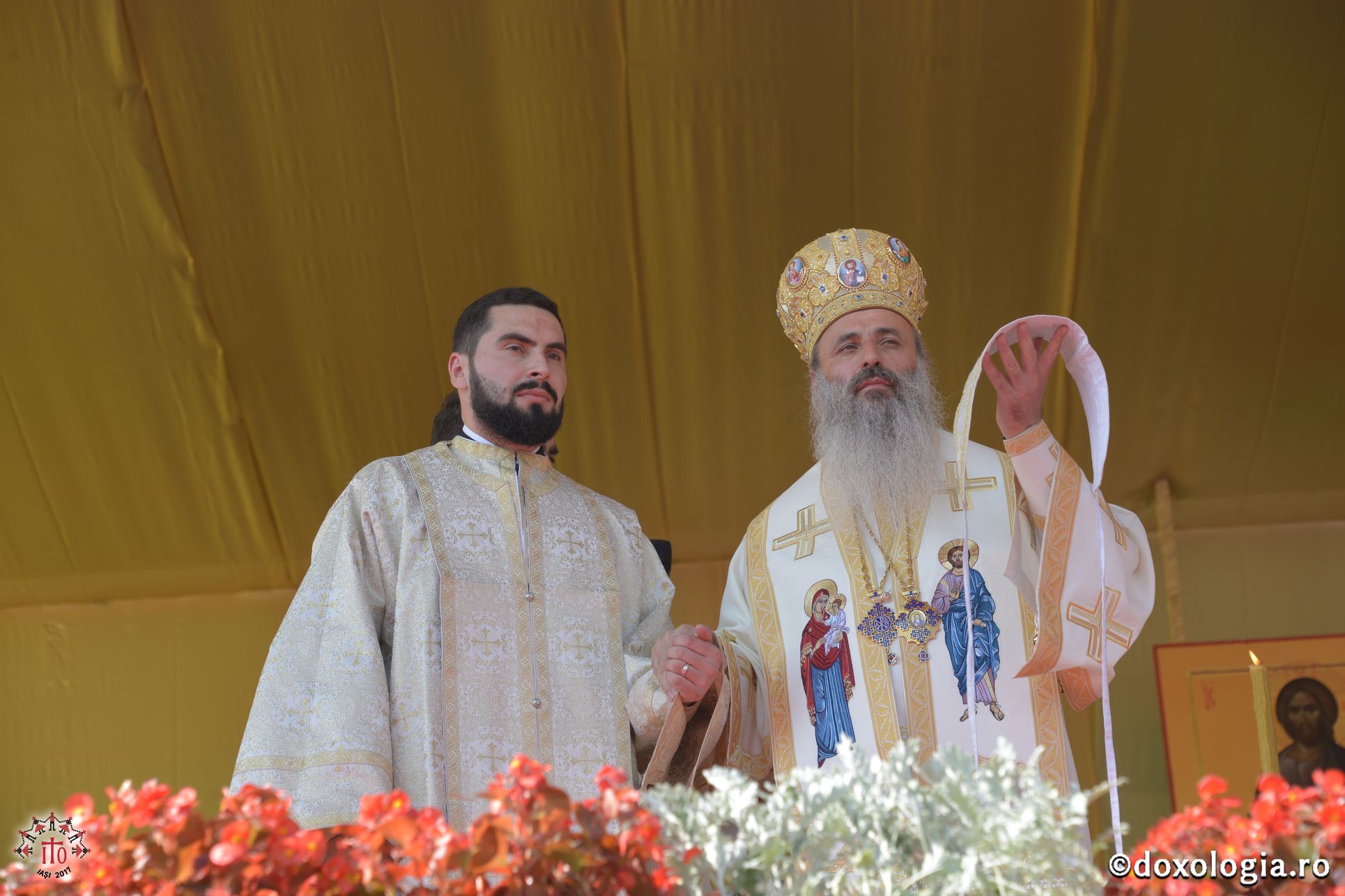 15 ierarhi și peste 6.000 de tineri, la slujba Sfintei Liturghii solemne din cadrul ITO 2017