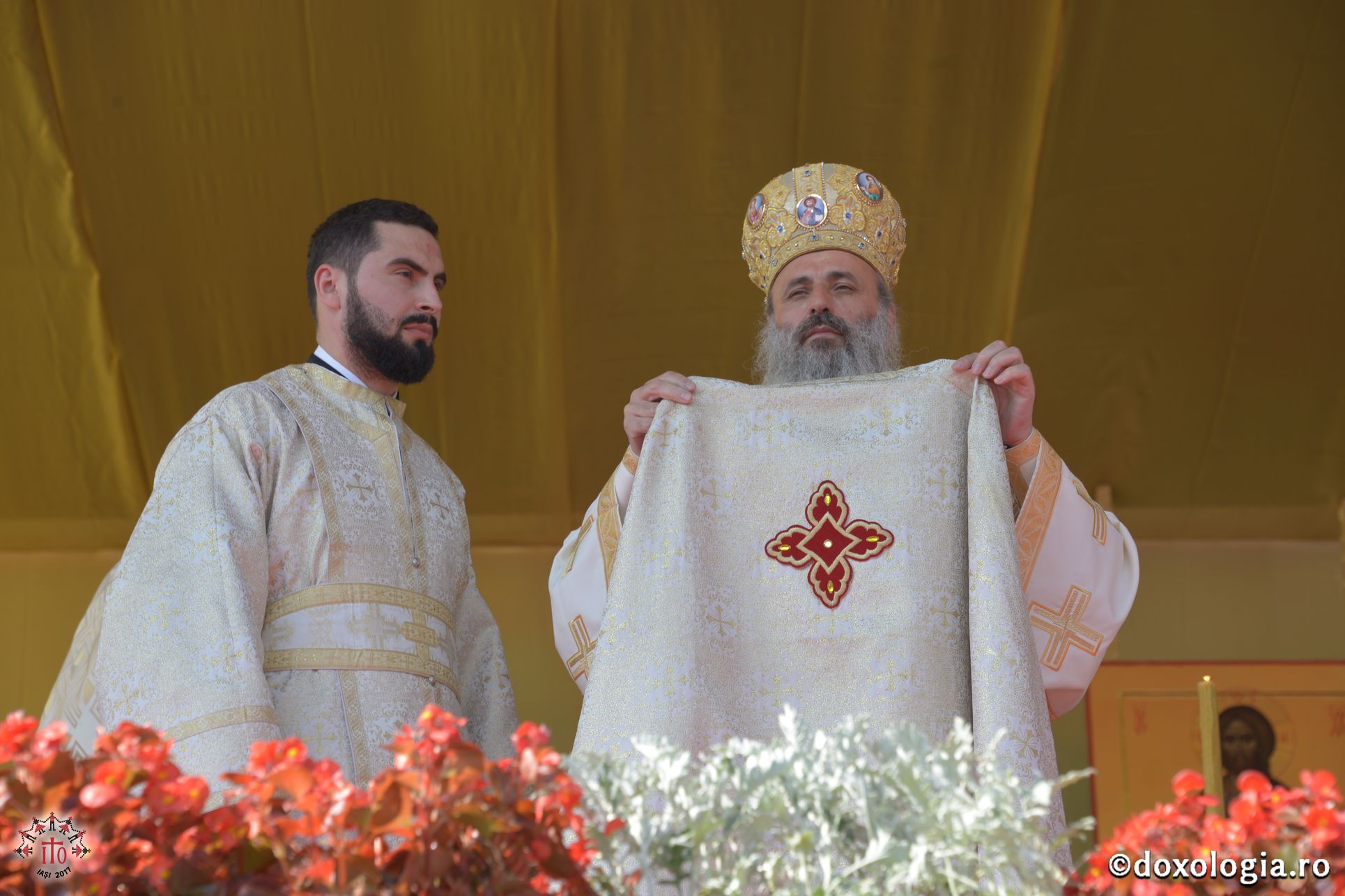 15 ierarhi și peste 6.000 de tineri, la slujba Sfintei Liturghii solemne din cadrul ITO 2017