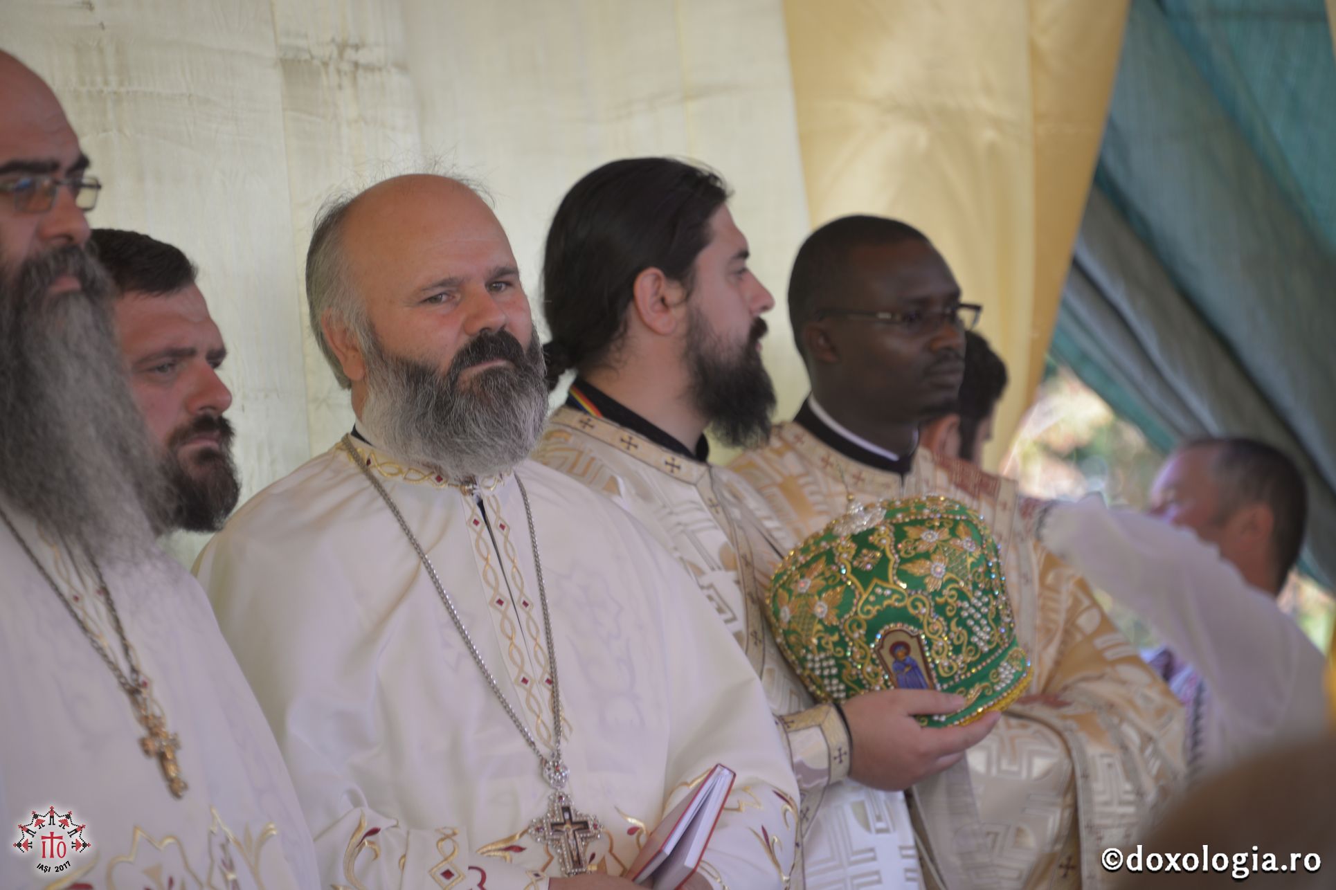 15 ierarhi și peste 6.000 de tineri, la slujba Sfintei Liturghii solemne din cadrul ITO 2017