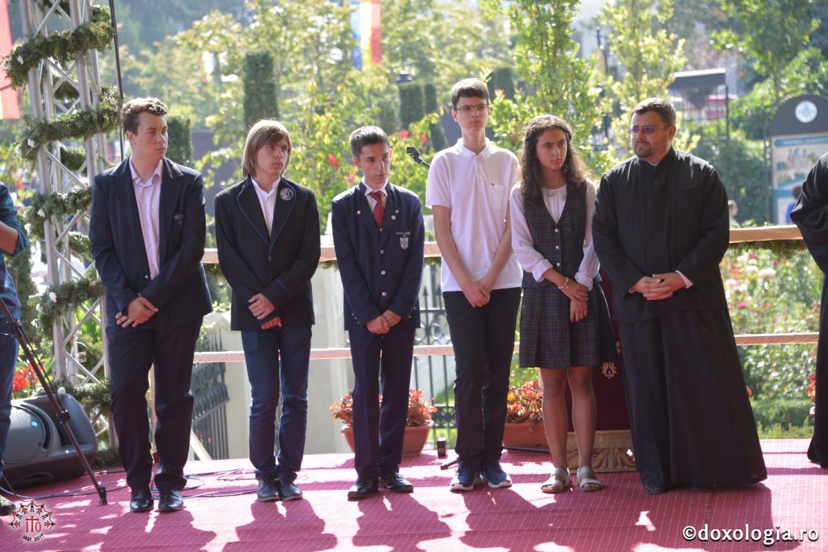 Olimpici internaţionali premiaţi cu distincţia „Crucea Moldavă“