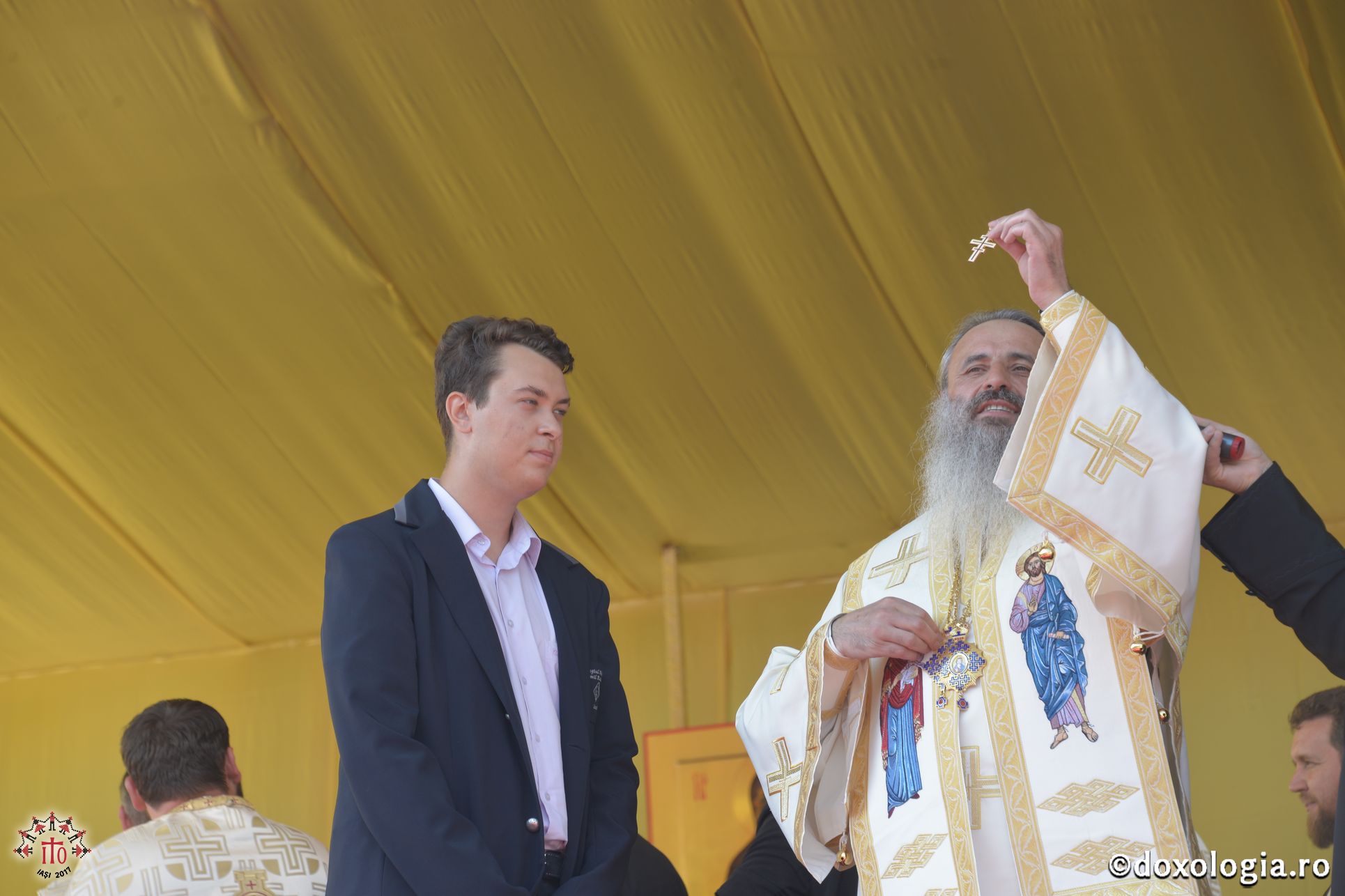 15 ierarhi și peste 6.000 de tineri, la slujba Sfintei Liturghii solemne din cadrul ITO 2017