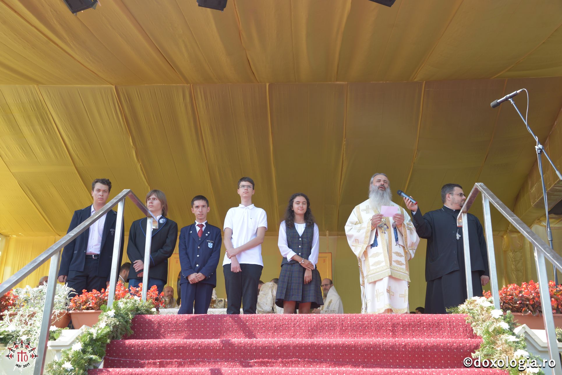 15 ierarhi și peste 6.000 de tineri, la slujba Sfintei Liturghii solemne din cadrul ITO 2017