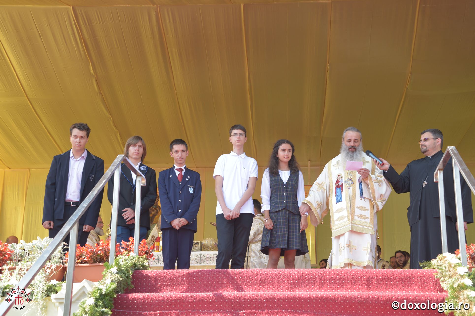 15 ierarhi și peste 6.000 de tineri, la slujba Sfintei Liturghii solemne din cadrul ITO 2017
