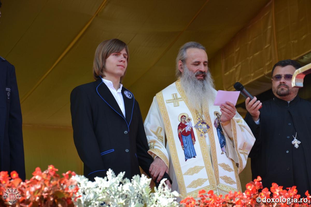 Olimpici internaţionali premiaţi cu distincţia „Crucea Moldavă“