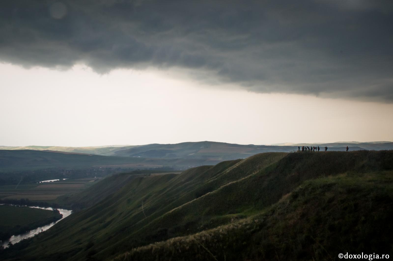 Apel la rugăciune şi solidaritate cu oamenii afectaţi de furtună