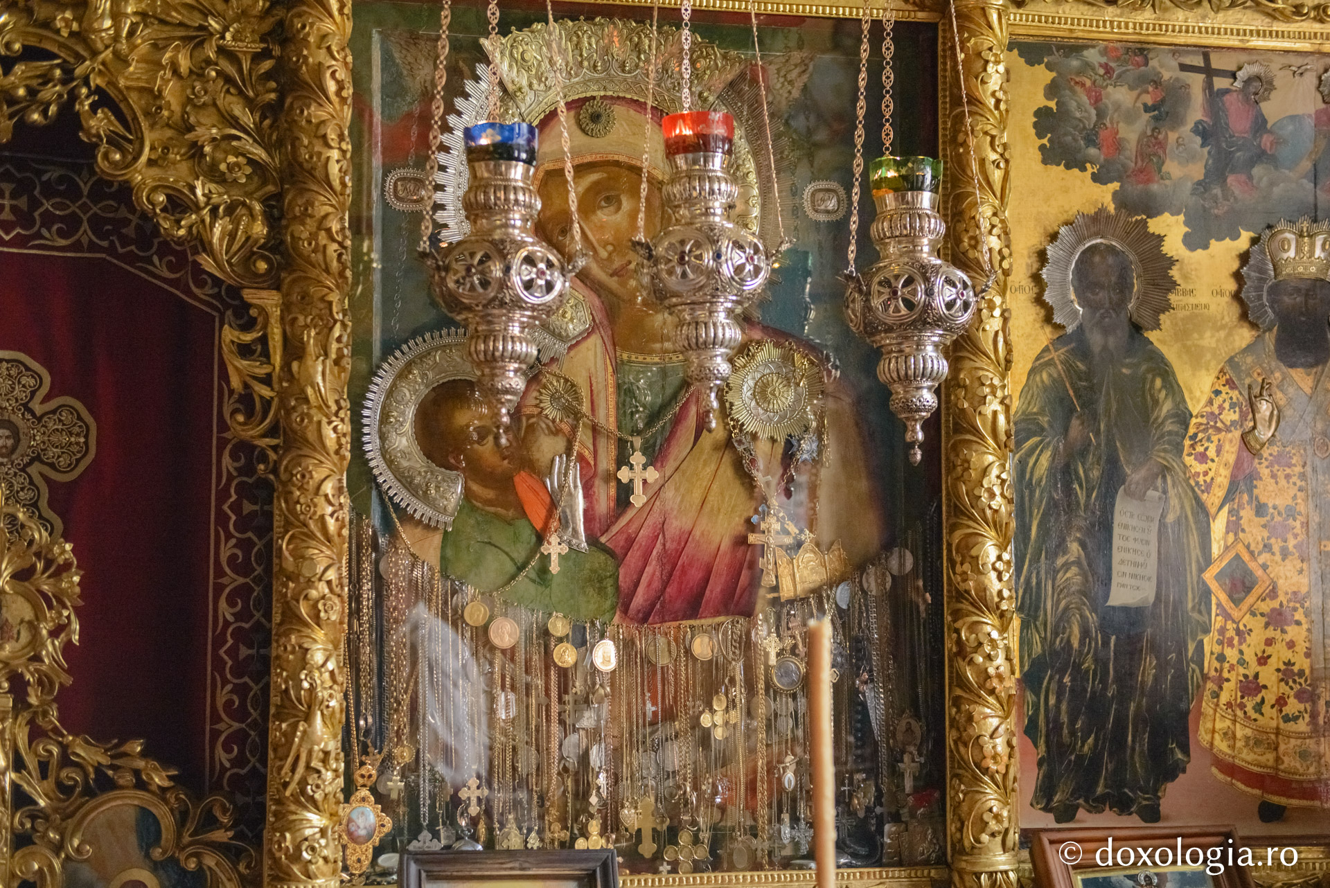 Icoana Maicii Domnului „Cea care alăptează” (Galaktotrofousa) / Foto: Pr. Silviu Cluci Icoana Maicii Domnului „Cea care alăptează” (Galaktotrofousa)
