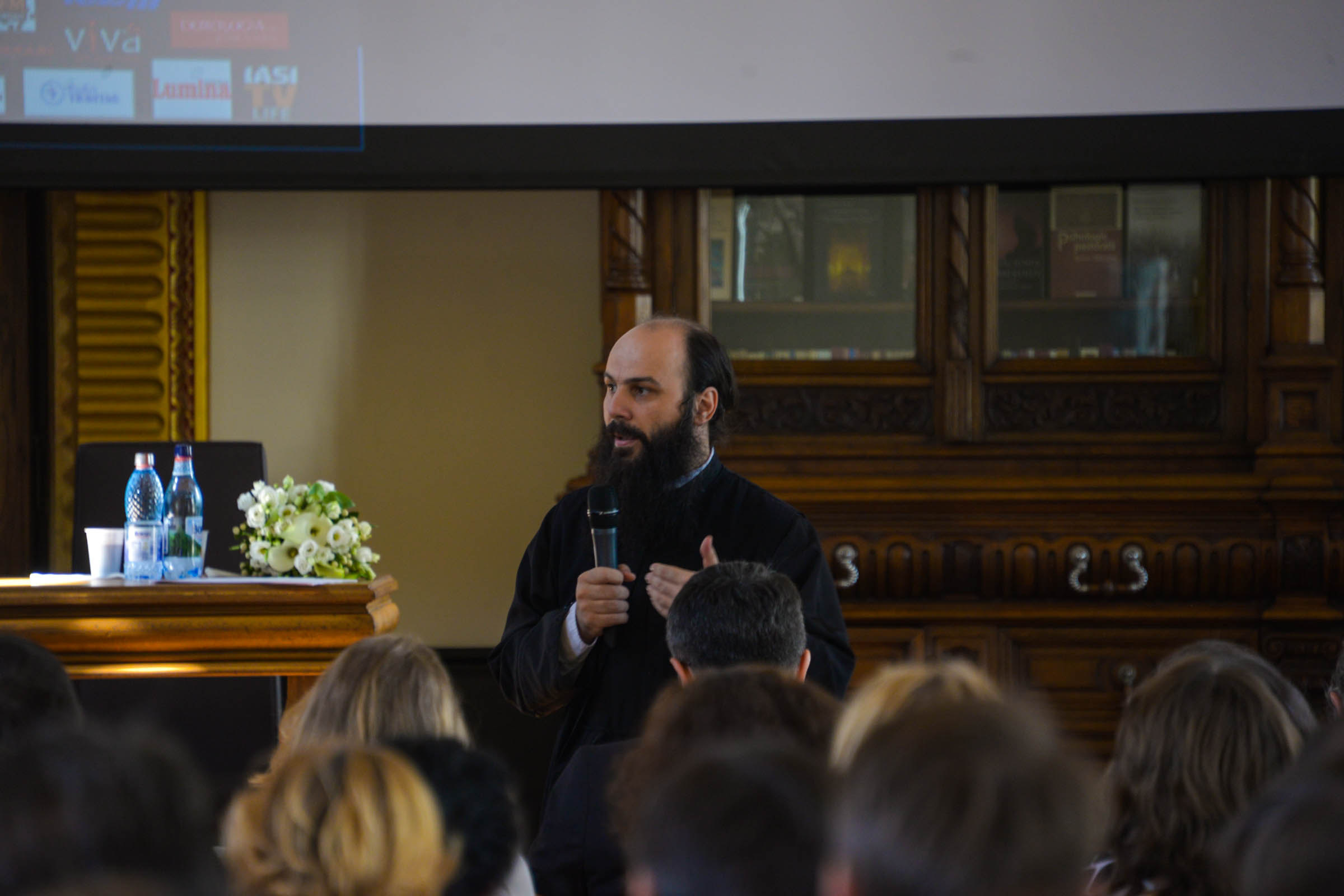 Profesorii de Religie, îndemnați la Iași „să refuze cu orice chip comoditatea plafonării”