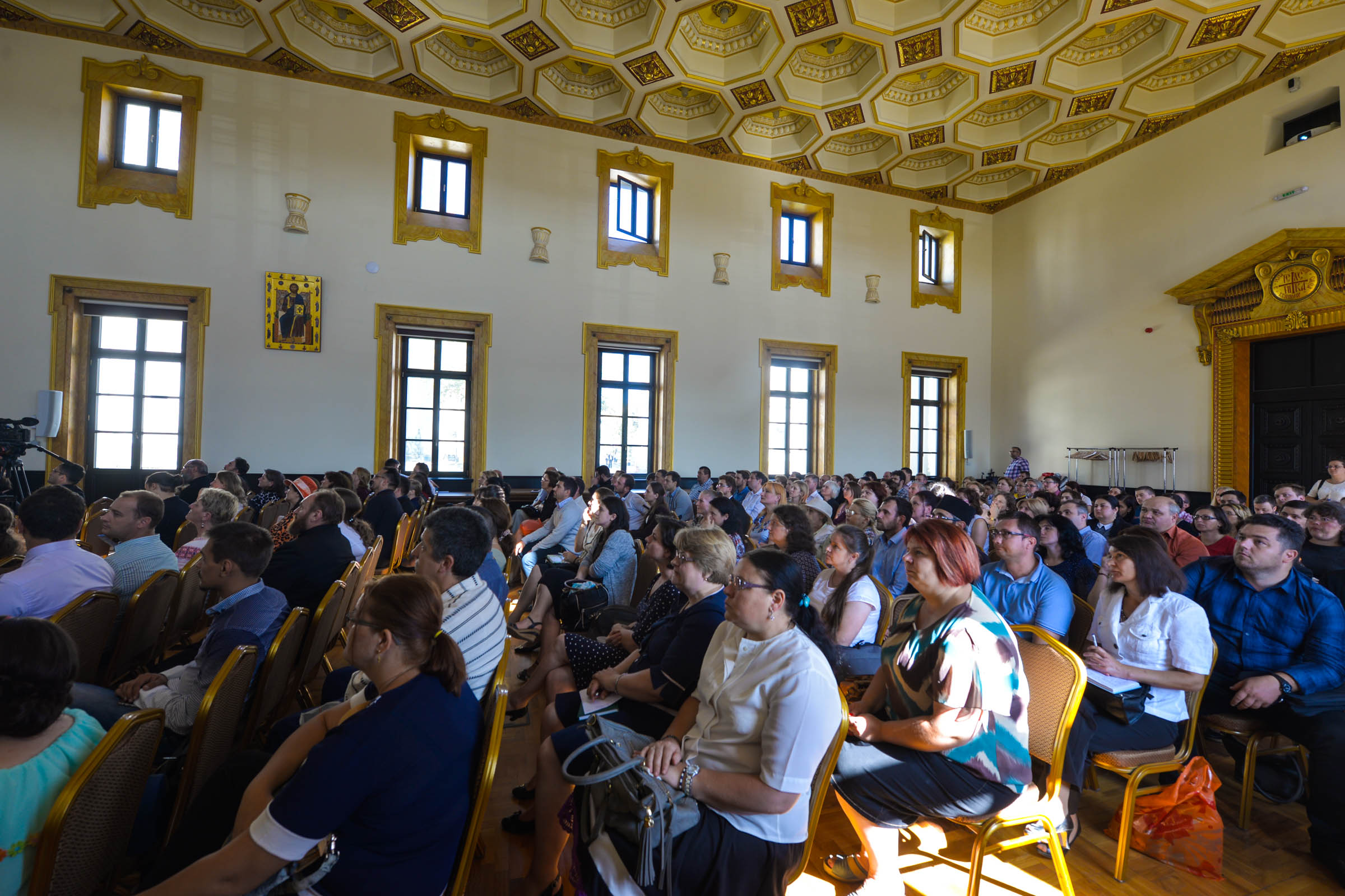 Profesorii de Religie, îndemnați la Iași „să refuze cu orice chip comoditatea plafonării”