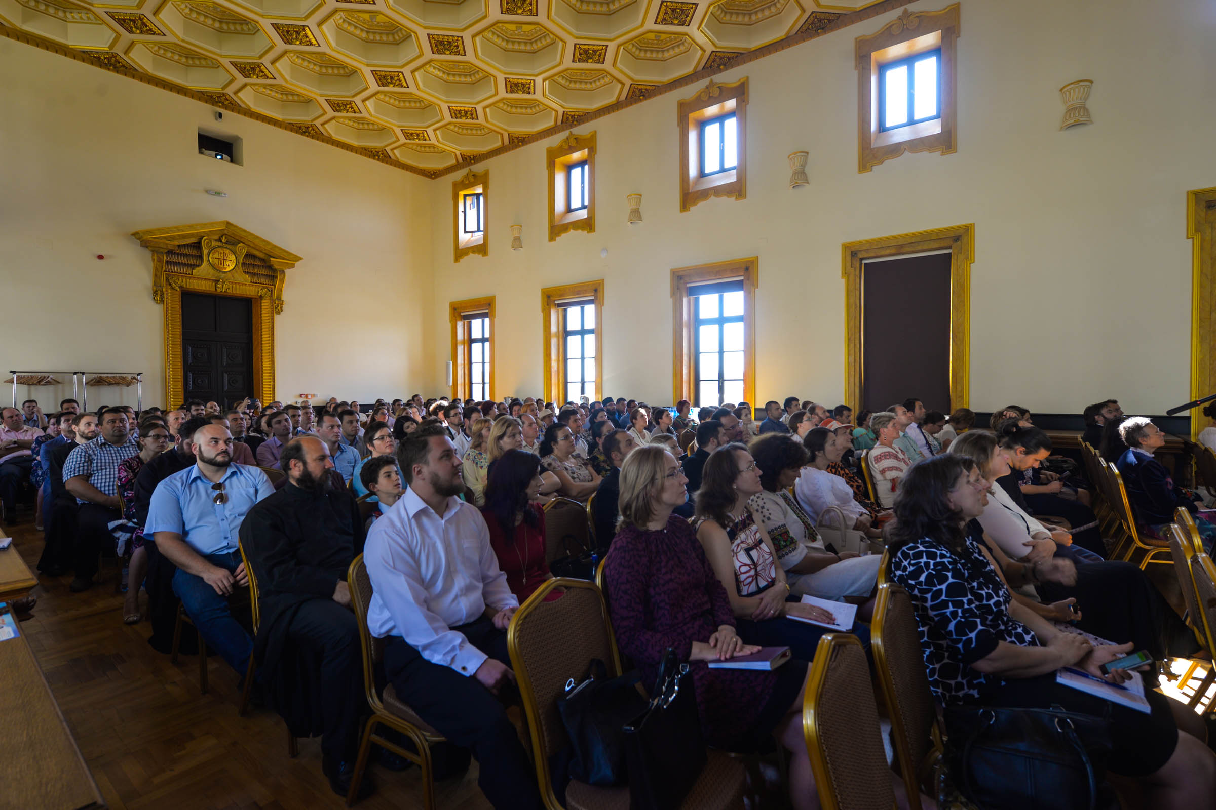 Profesorii de Religie, îndemnați la Iași „să refuze cu orice chip comoditatea plafonării”