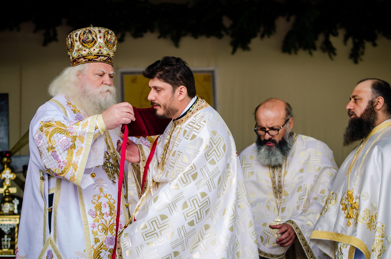 Înnoire şi sfinţire în Parohia Costişa II