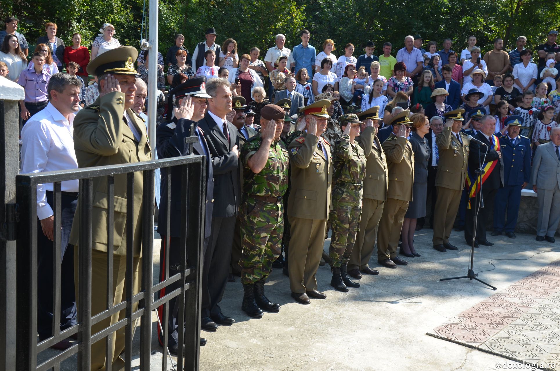 IPS Pimen a sfinţit un monument dedicat eroului Ioan Grosaru