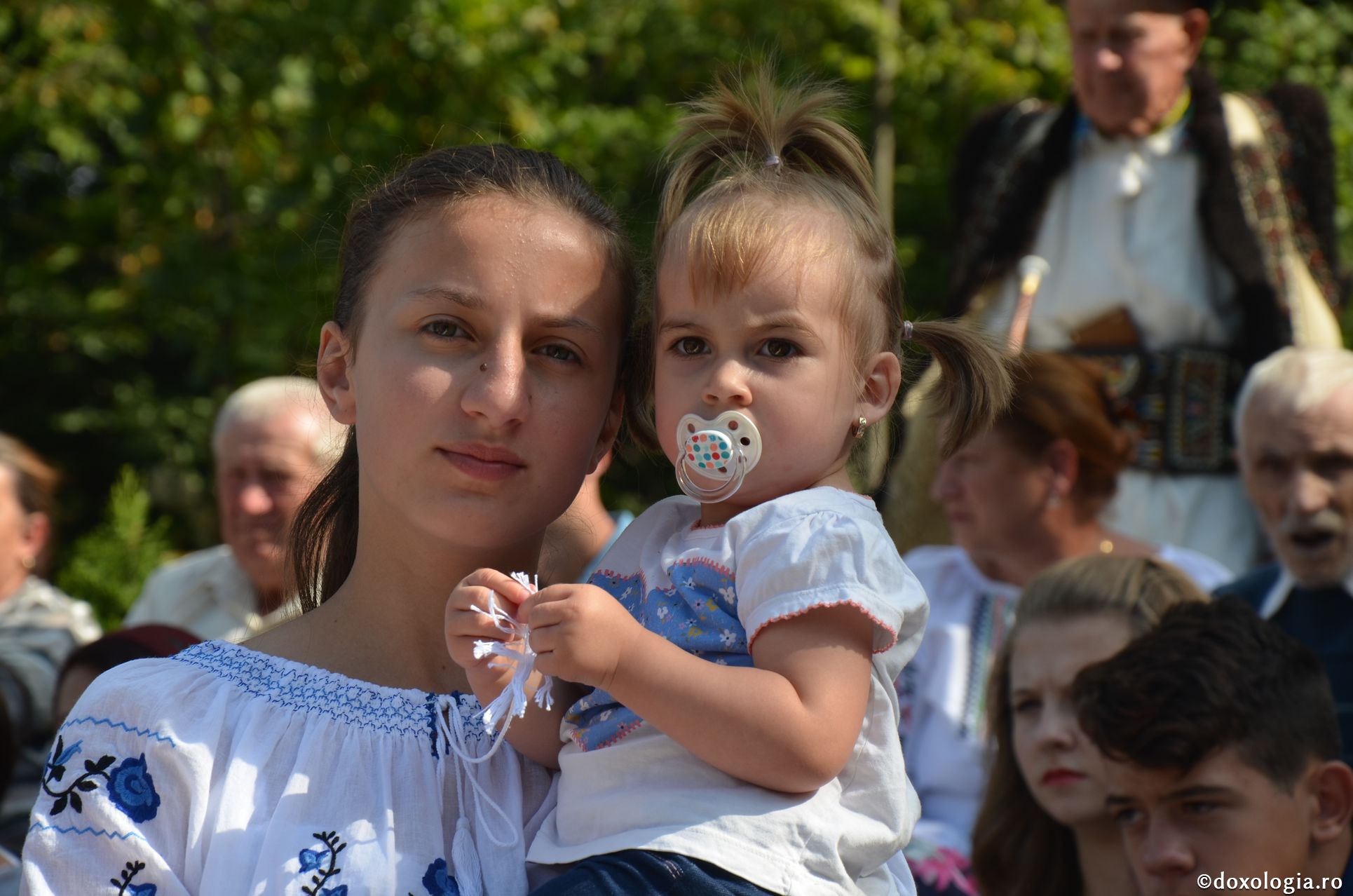 IPS Pimen a sfinţit un monument dedicat eroului Ioan Grosaru