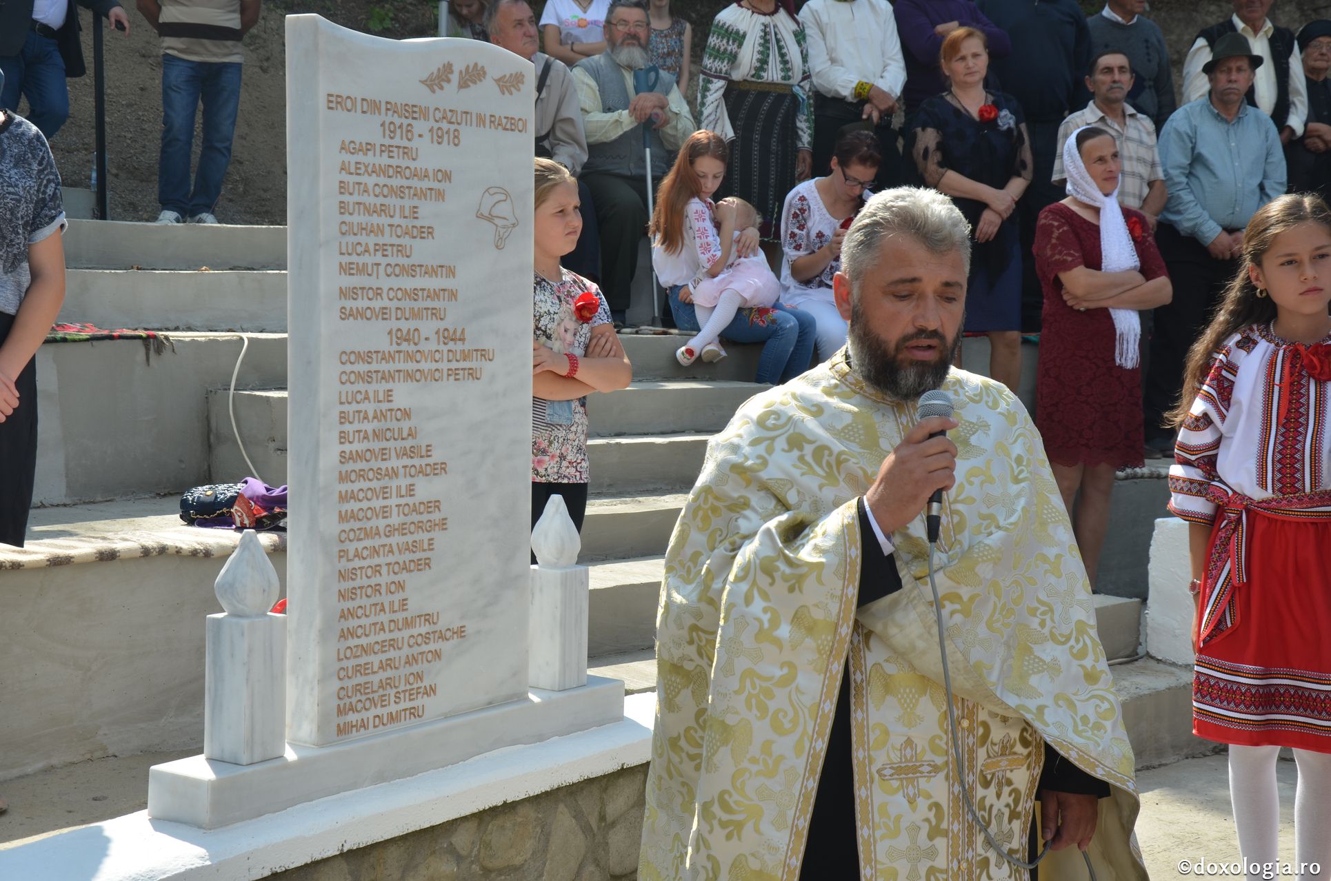 IPS Pimen a sfinţit un monument dedicat eroului Ioan Grosaru