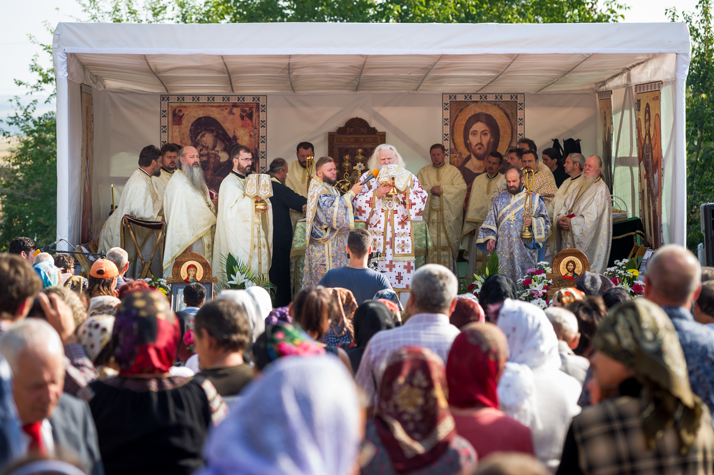 Sfinţire de biserică în Parohia Scoposeni