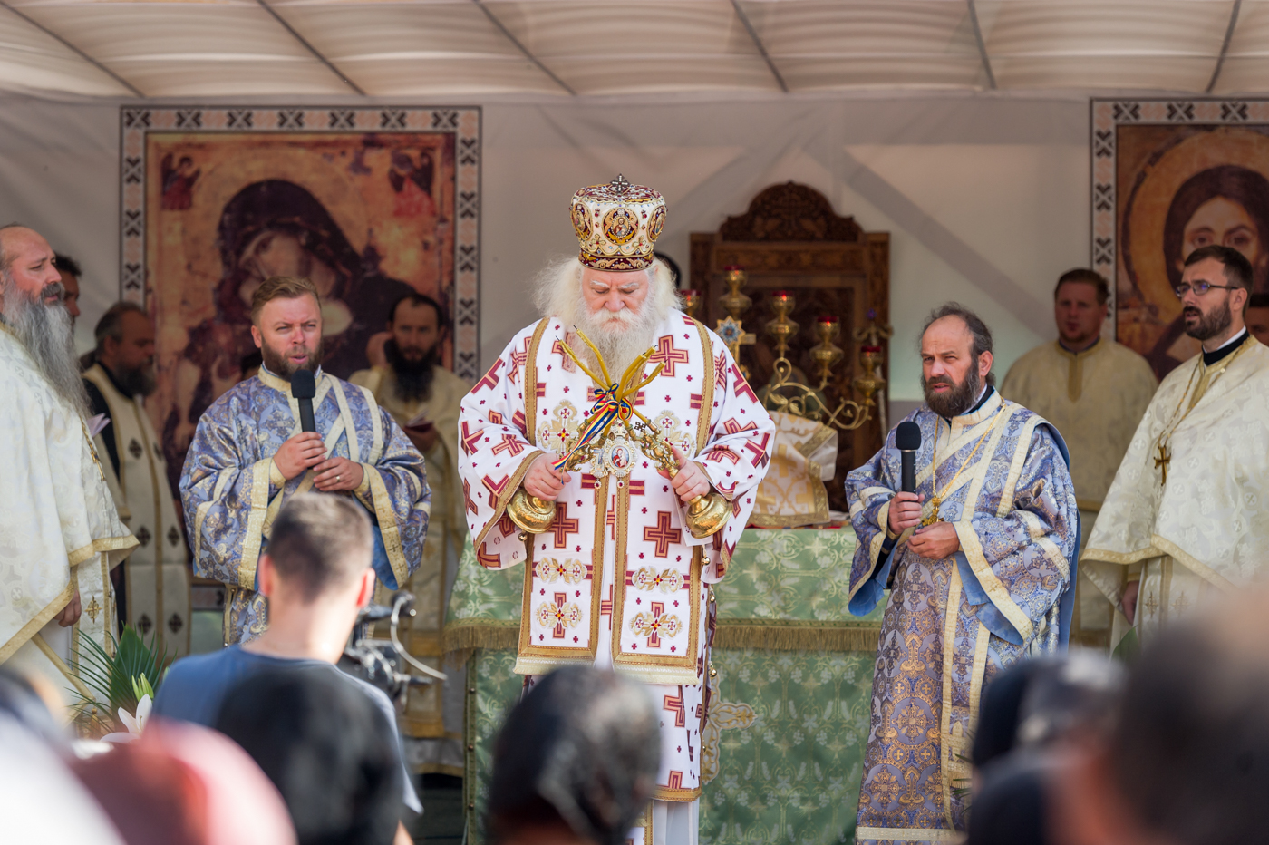 Foto: Daniel Bejenaru Sfinţire de biserică în Parohia Scoposeni