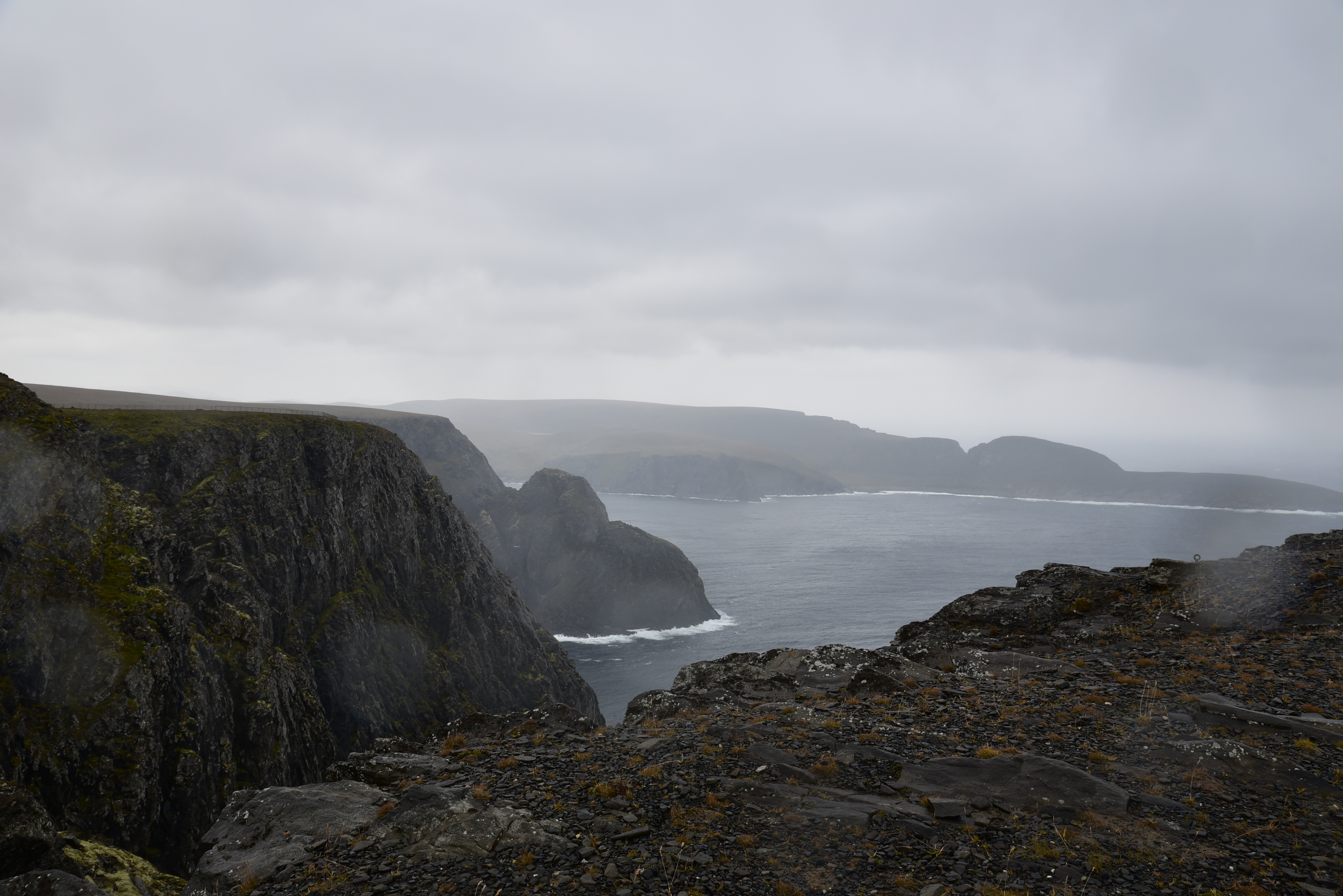 Părintele Episcop Macarie Drăgoi a înălțat Sfânta Cruce în punctul cel mai nordic al Europei (Capul Nordului, Norvegia)