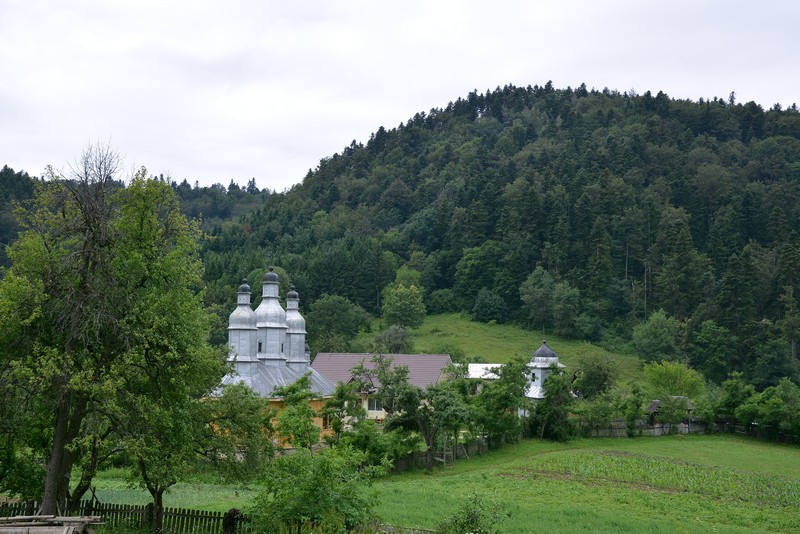 Schitul Pocrov îmbracă straie de sărbătoare