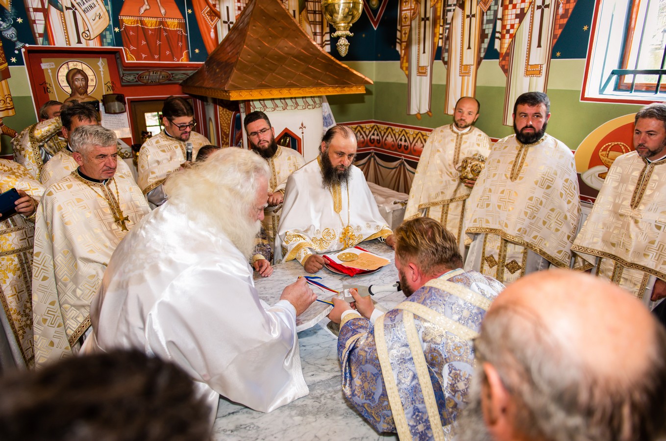 Înnoire şi sfinţire în Parohia Costişa II Înnoire şi sfinţire în Parohia Costişa II