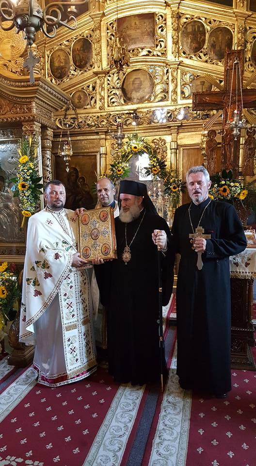 Eveniment istoric la Biserica „Sfânta Înviere“ din Buhuşi Eveniment istoric la Biserica „Sfânta Înviere“ din Buhuşi