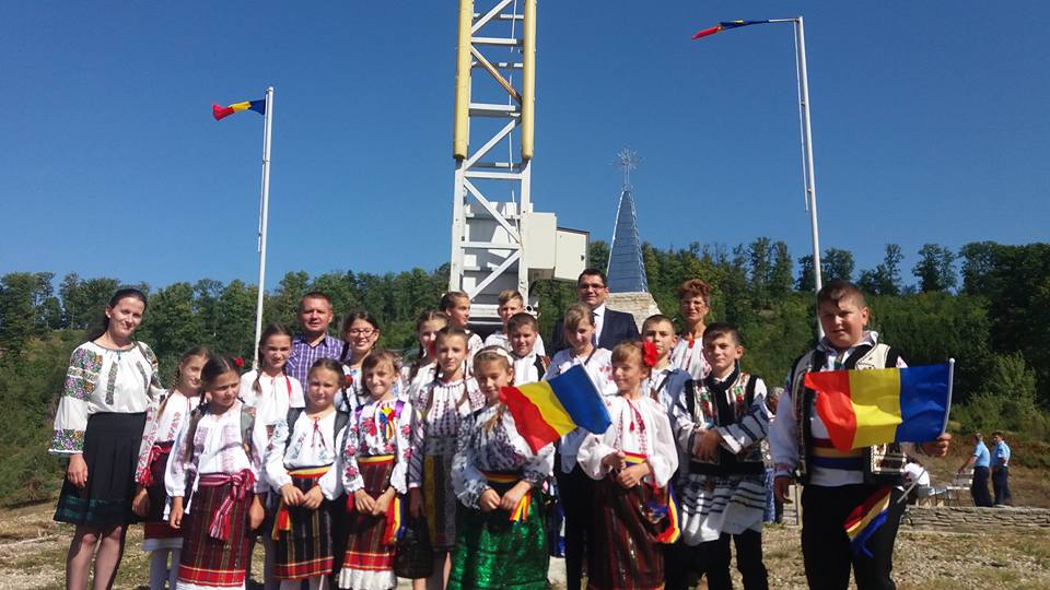 Festival tradiţional la Monumentul Eroilor de la Nemţişor