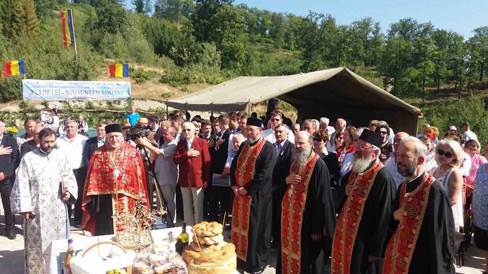 Festival tradiţional la Monumentul Eroilor de la Nemţişor