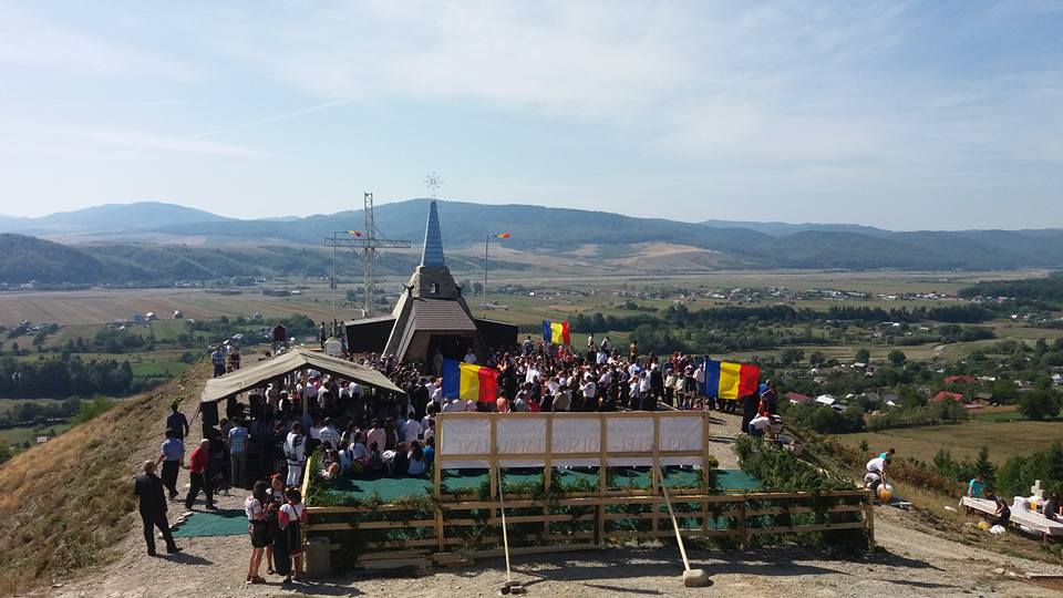 Festival tradiţional la Monumentul Eroilor de la Nemţişor